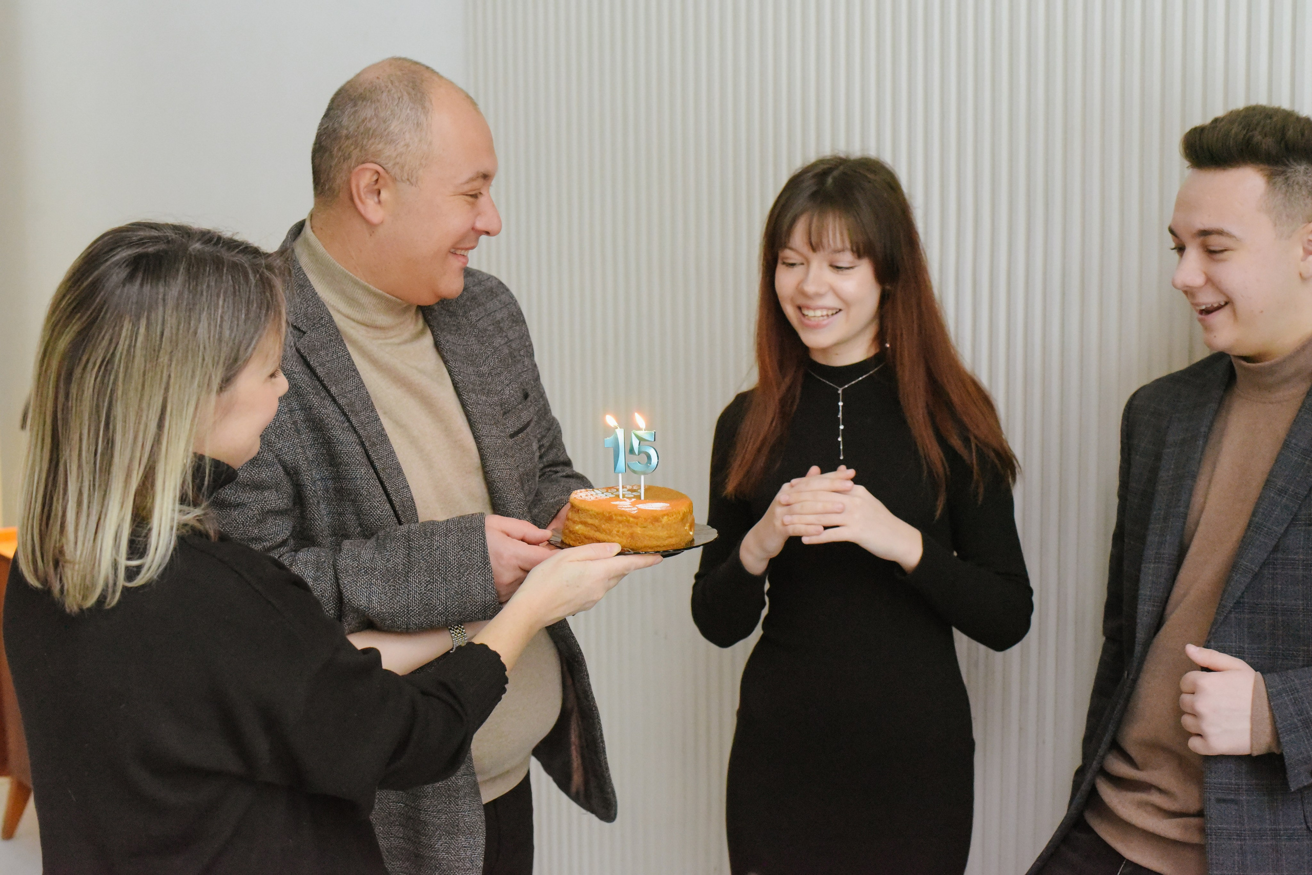 Молодые родители и взрослые дети. Фотограф Лола Волна, город Москва