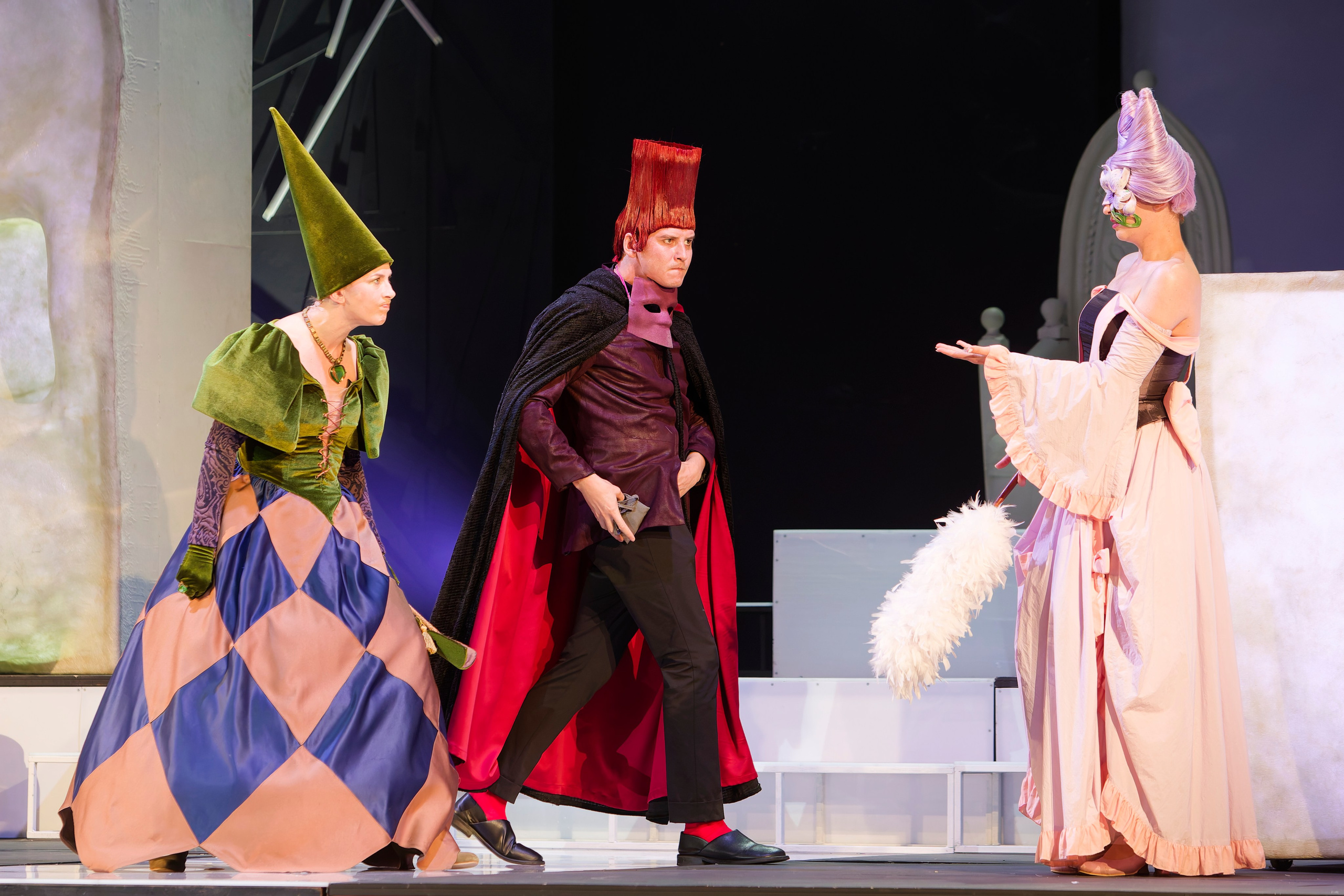 Спектакль «Любовь к трем апельсинам». Кутузов Евгений Фотограф в Южно-Сахалинске