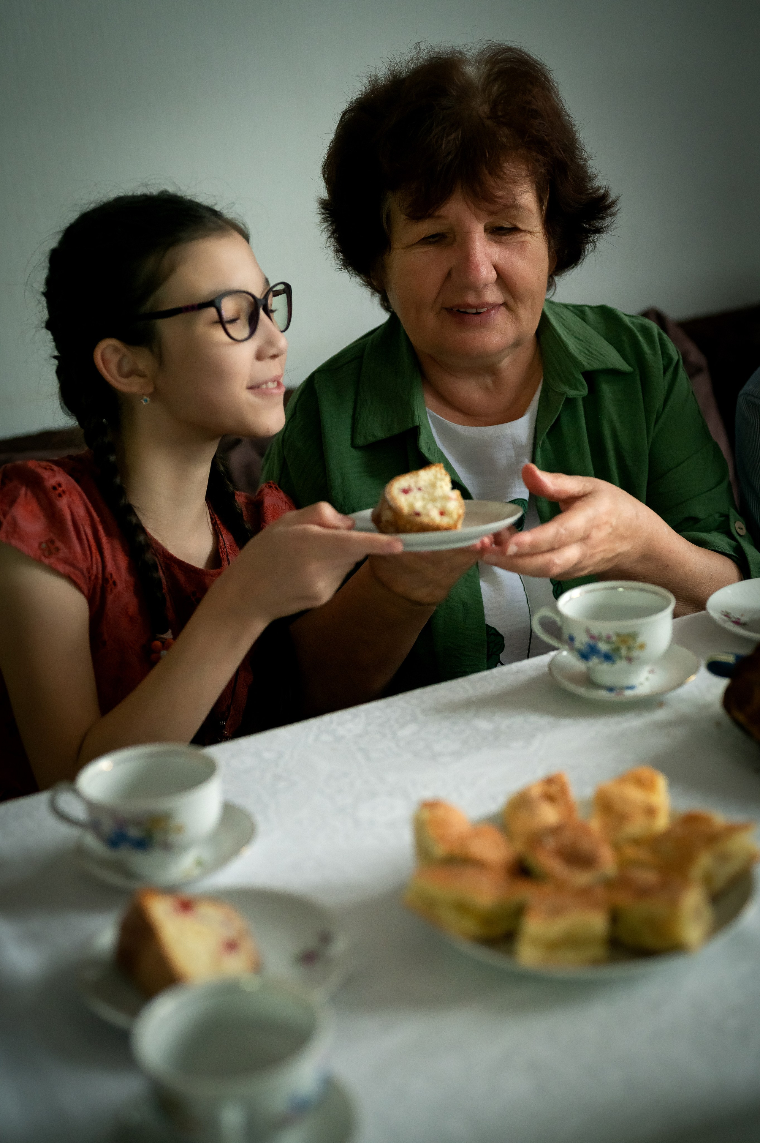 Родители с новорожденным малышом. Фотограф новорождённых, семейный, школьный в городе Калуге Евгения