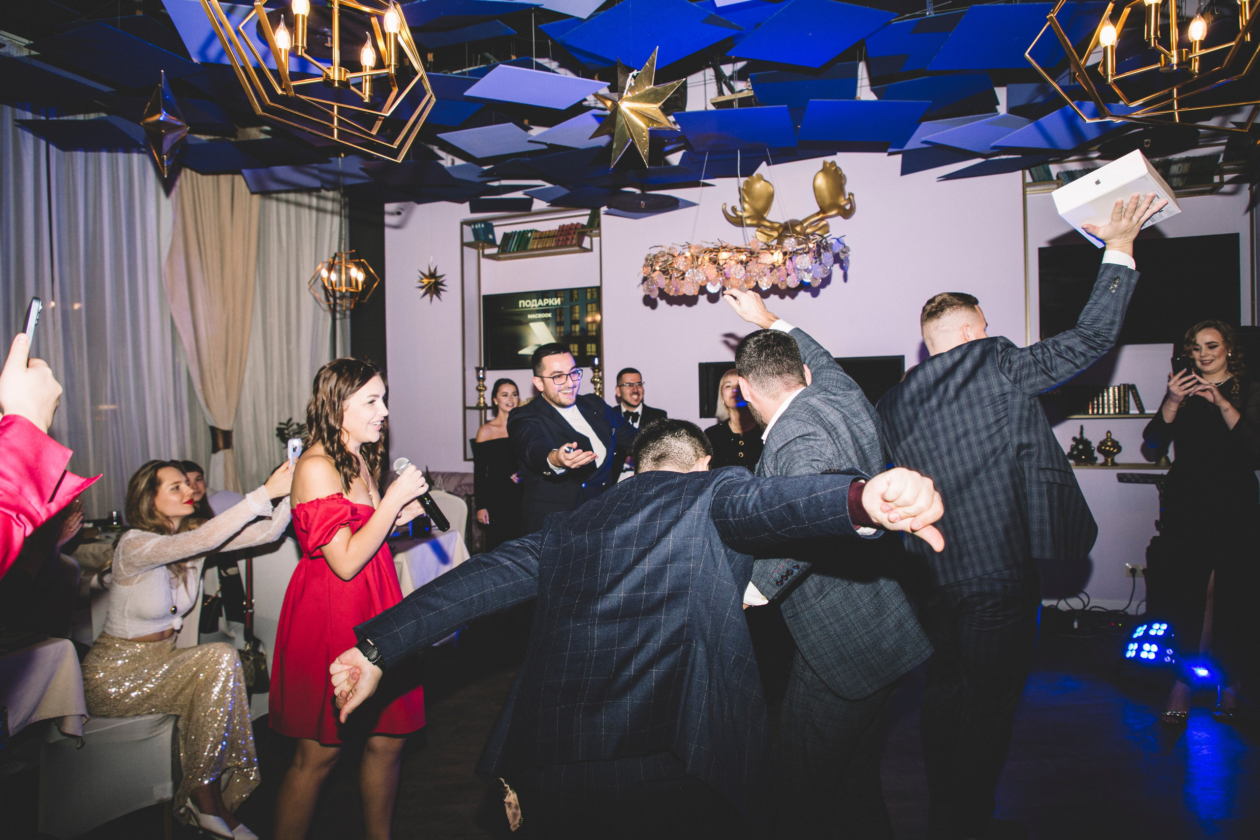 KOSMODOM. Портретный и свадебный фотограф Даня Похватова