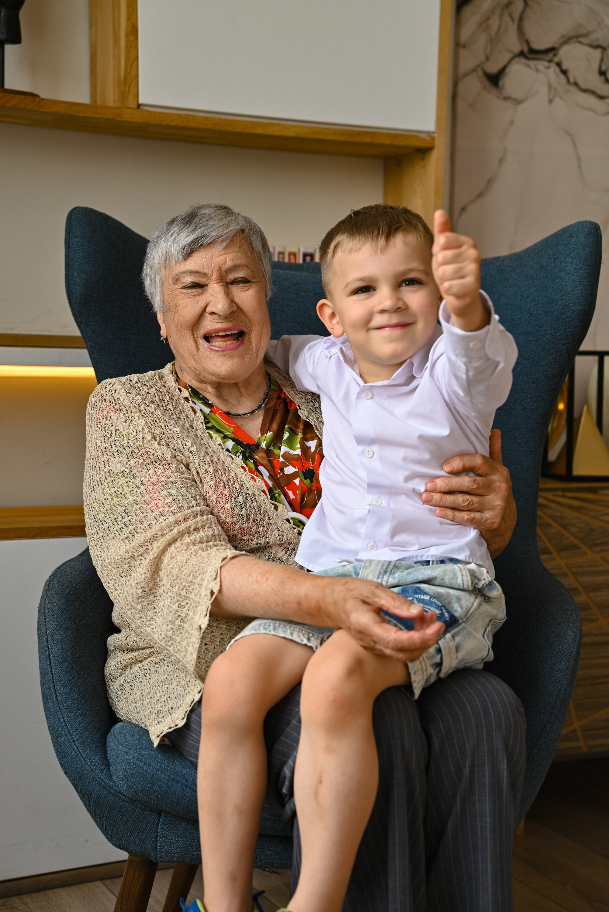 Счастливая большая семья. Компания и фотошкола по созданию контента в Москве