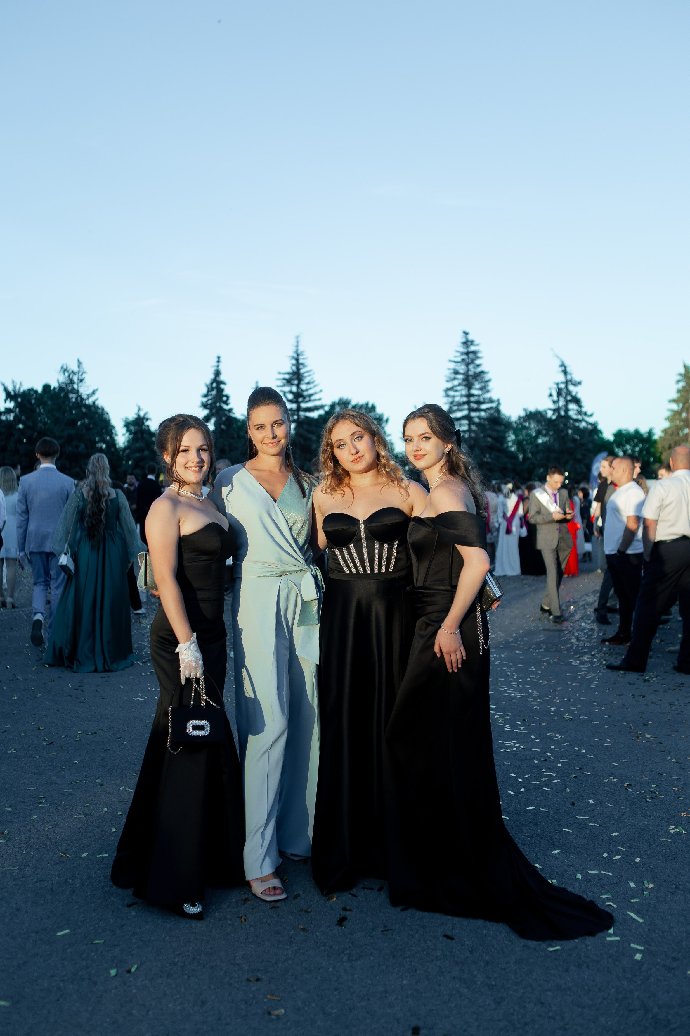 Выпускной Гимназия 12 2024 г. Свадебный и портретный Фотограф в Липецке Дмитрий Котюков