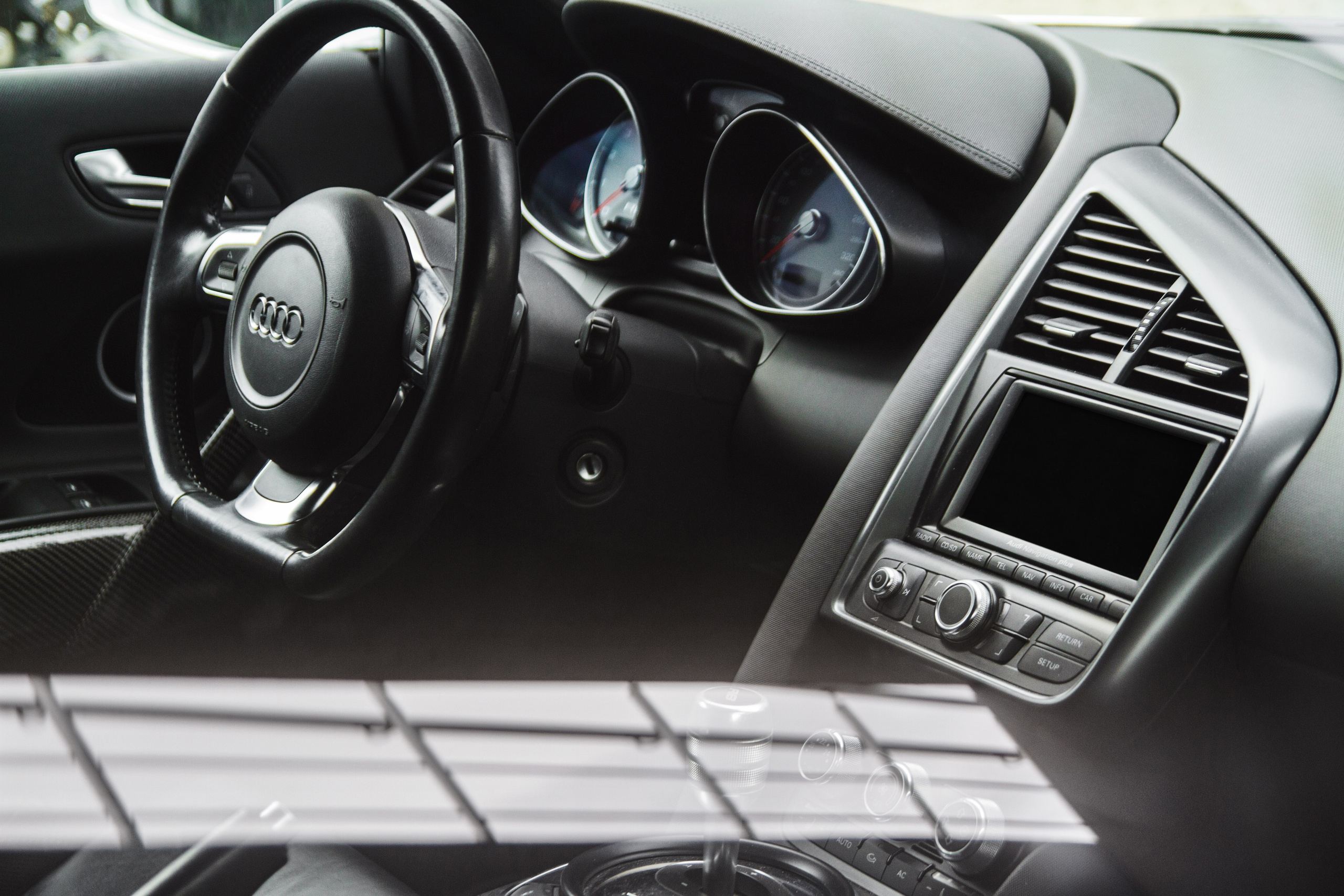 Автомобильная фотосъемка в Красноярске. Интерьерный фотограф и ретушер в Красноярске Денис Антропов