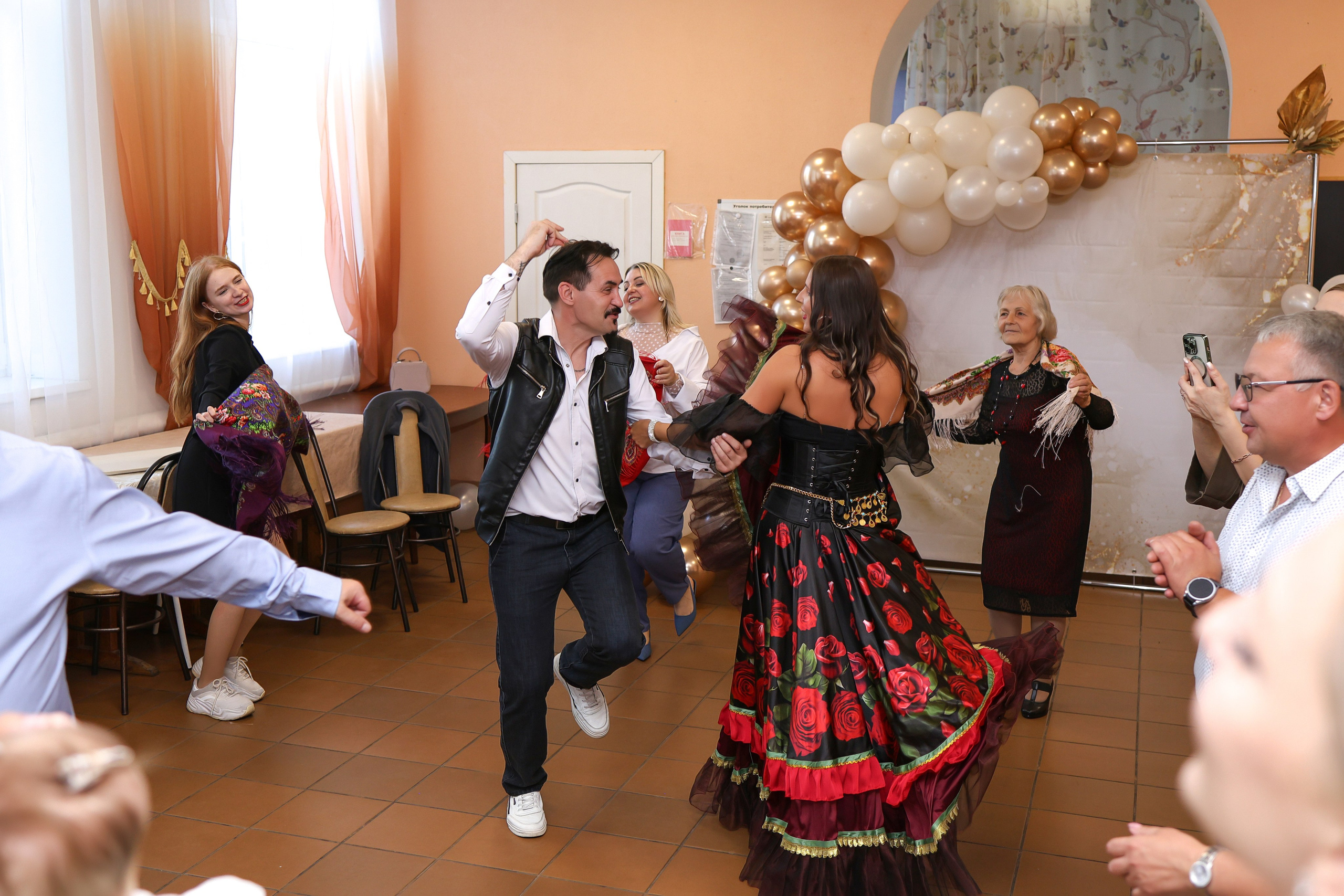 Тамада на Юбилей в Туле!. НаВеселе…)) Тамада (Ведущий) в Туле! Юбилеи, Свадьбы, Корпоративы! Ростовые куклы! И всё необходимое для Вашего Праздника!