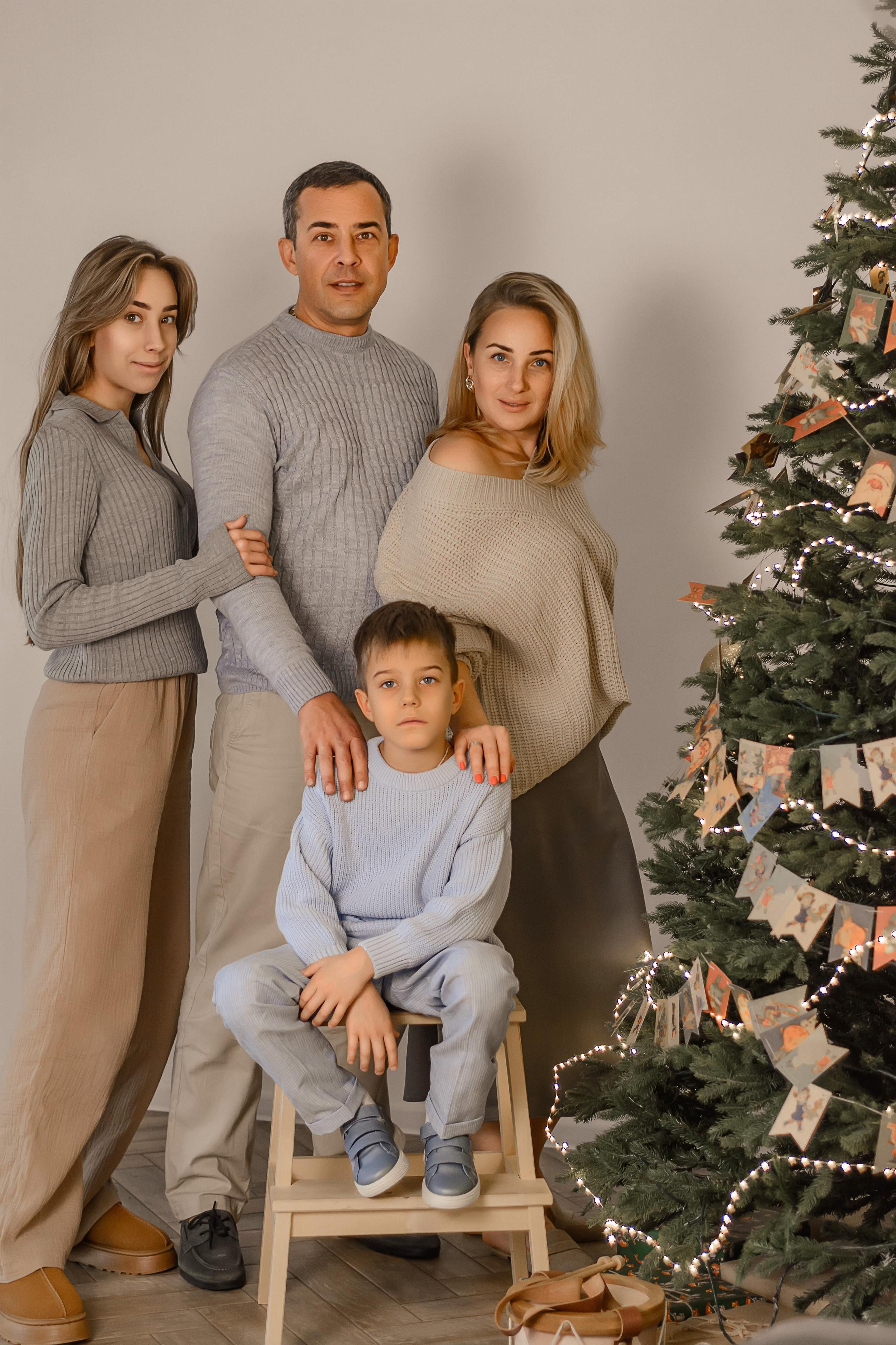 Новогодняя семейная фотосессия Дода. Семейный и детский фотограф Кущ Наташа