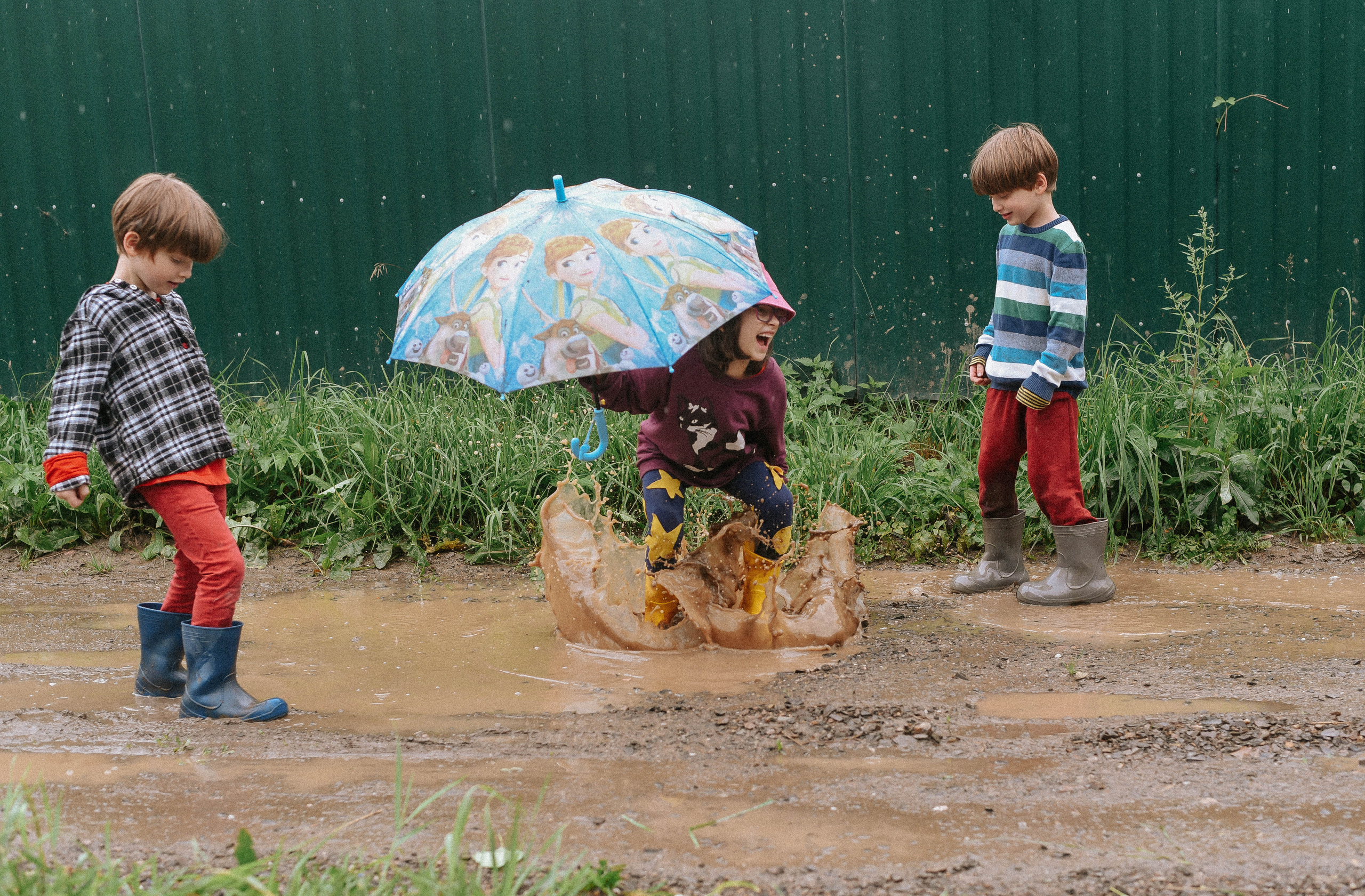 Малина, лужи и поход. Детский и семейный фотограф в Новосибирске Саша Дорошенко
