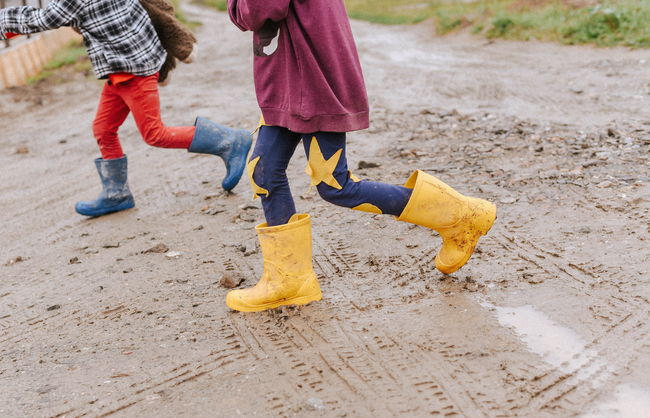 Малина, лужи и поход. Детский и семейный фотограф в Новосибирске Саша Дорошенко