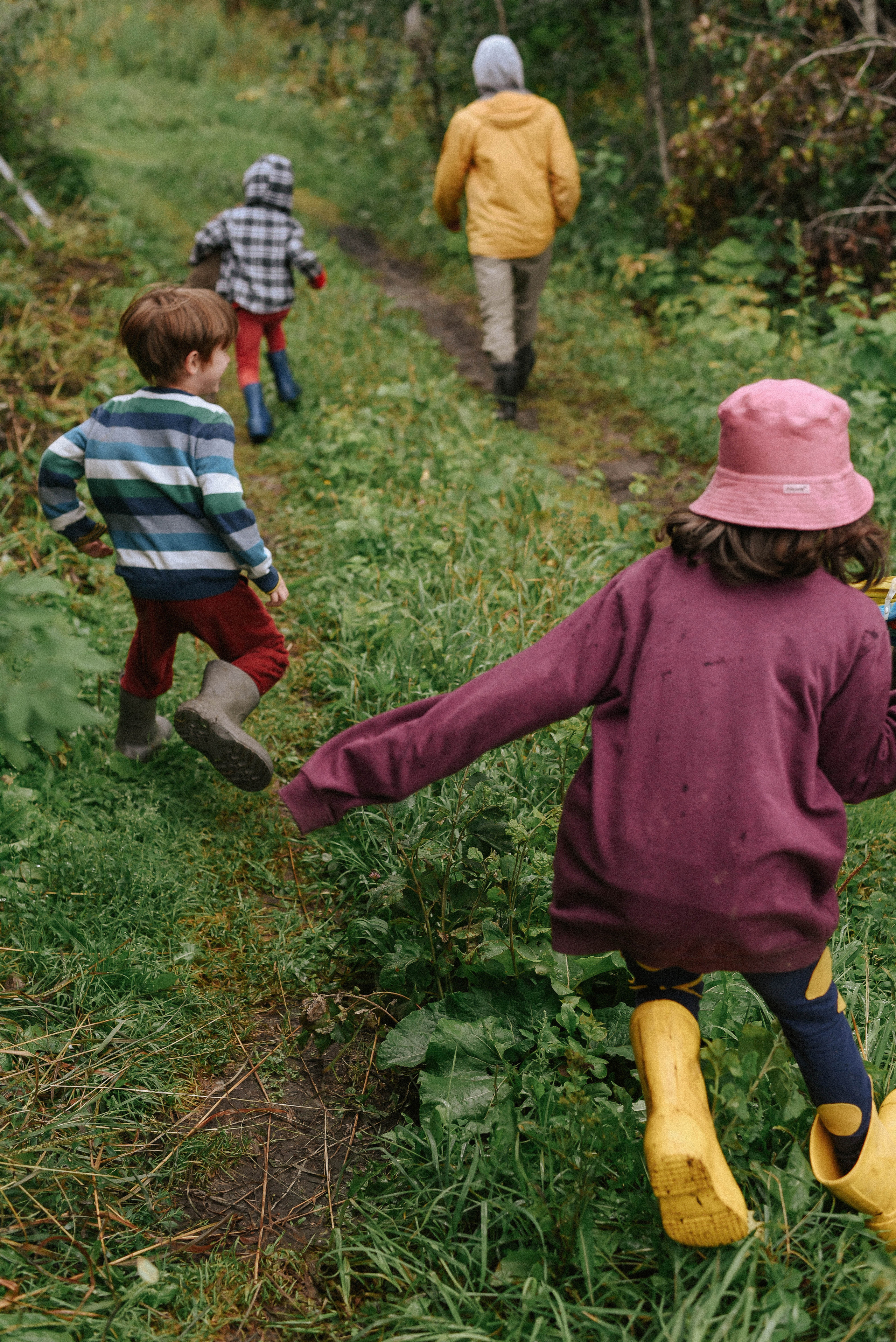 Малина, лужи и поход. Детский и семейный фотограф в Новосибирске Саша Дорошенко