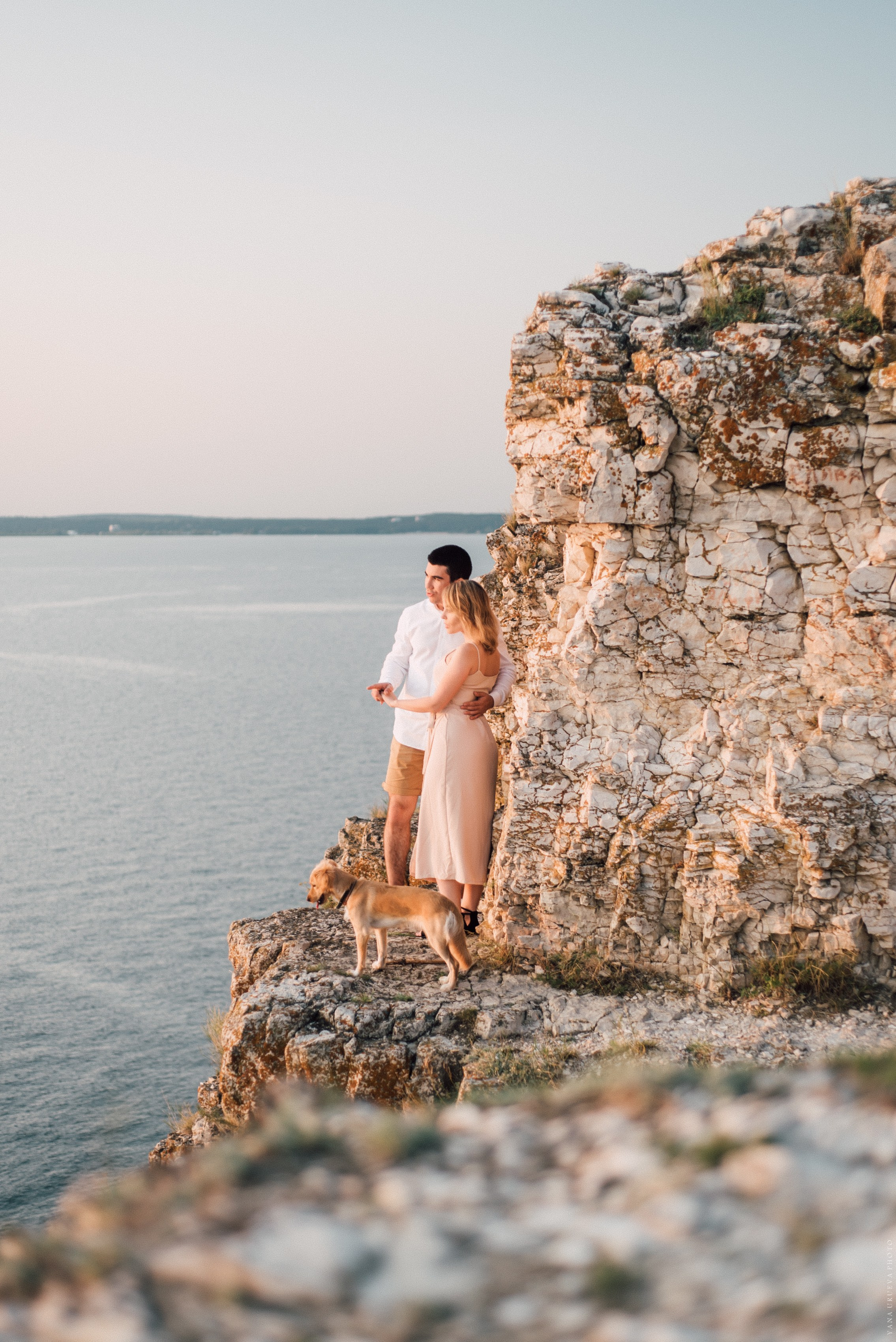 фотосессия на обрыве с видом на море
