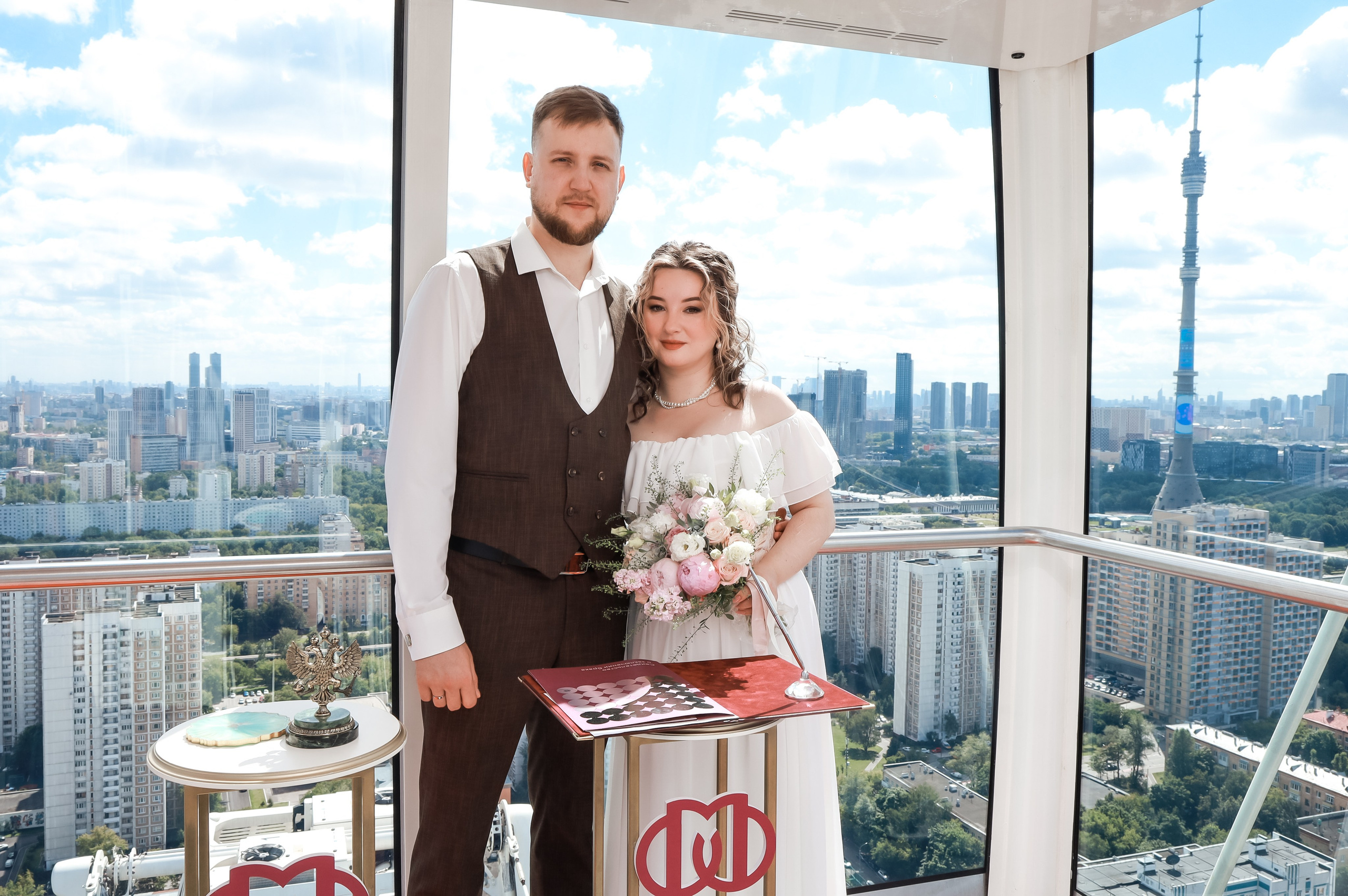Колесо обозрения «Солнце Москвы», прогулка по ВДНХ. Фотосессии в Москве