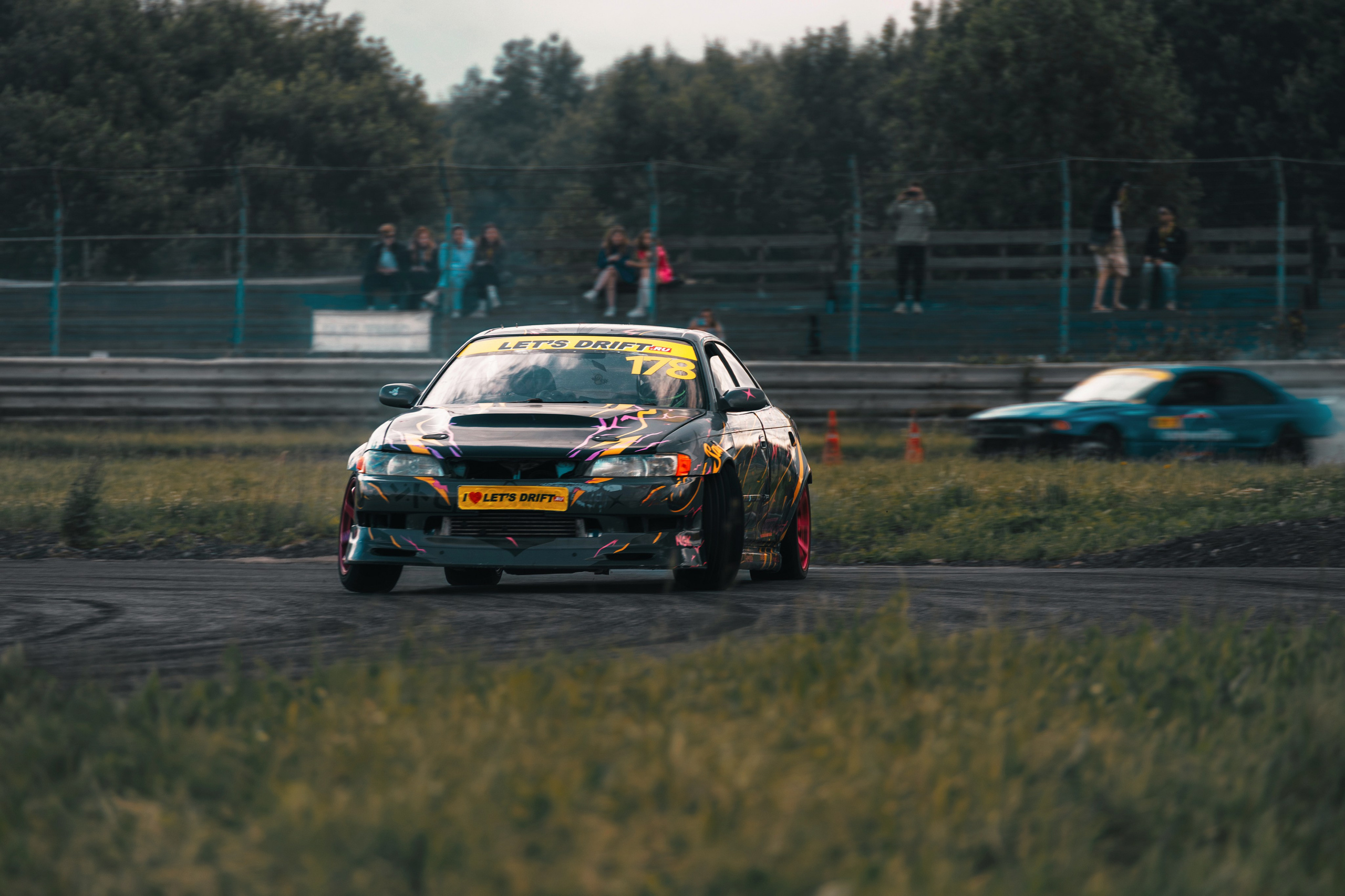 Фоторепортаж с «Больших Гонок» — дрифт, драг, звук