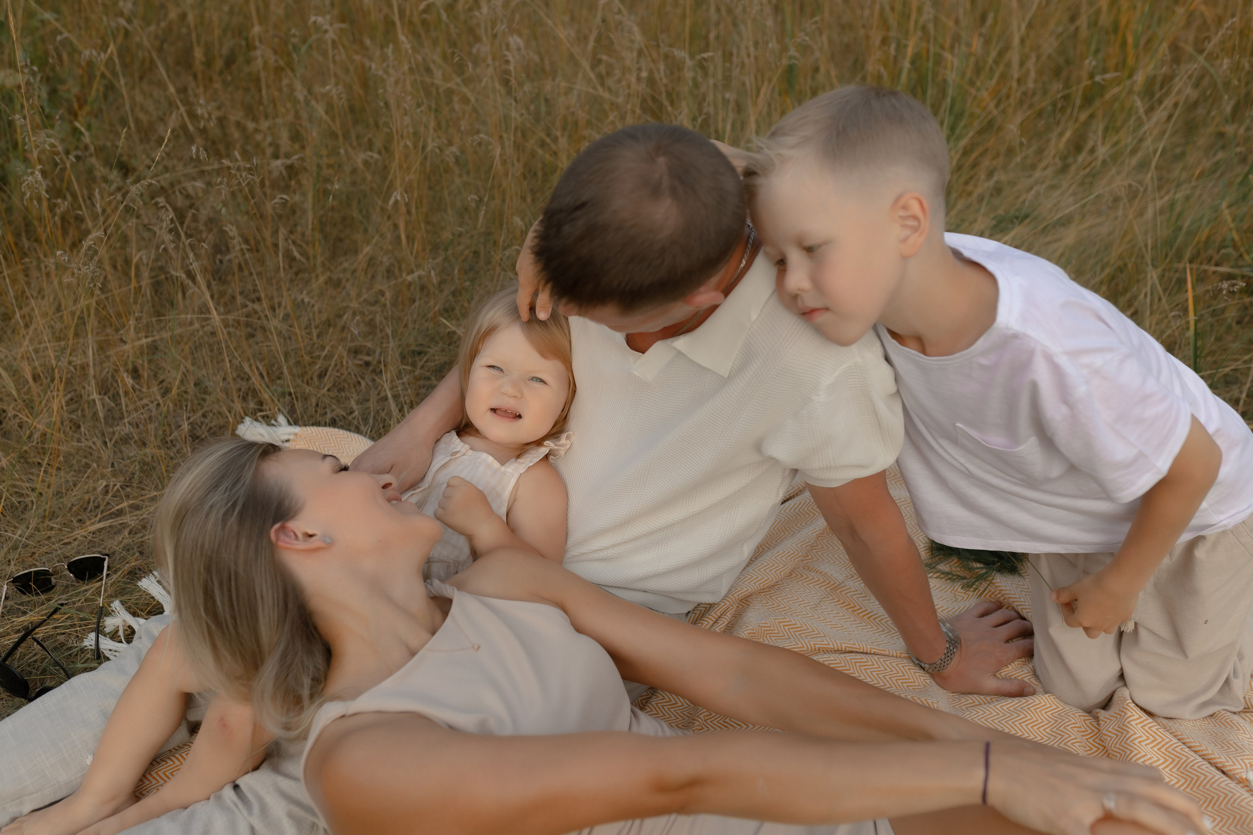 Алексей, Мария, Ваня и Варя. Фотограф Татьяна Семенова