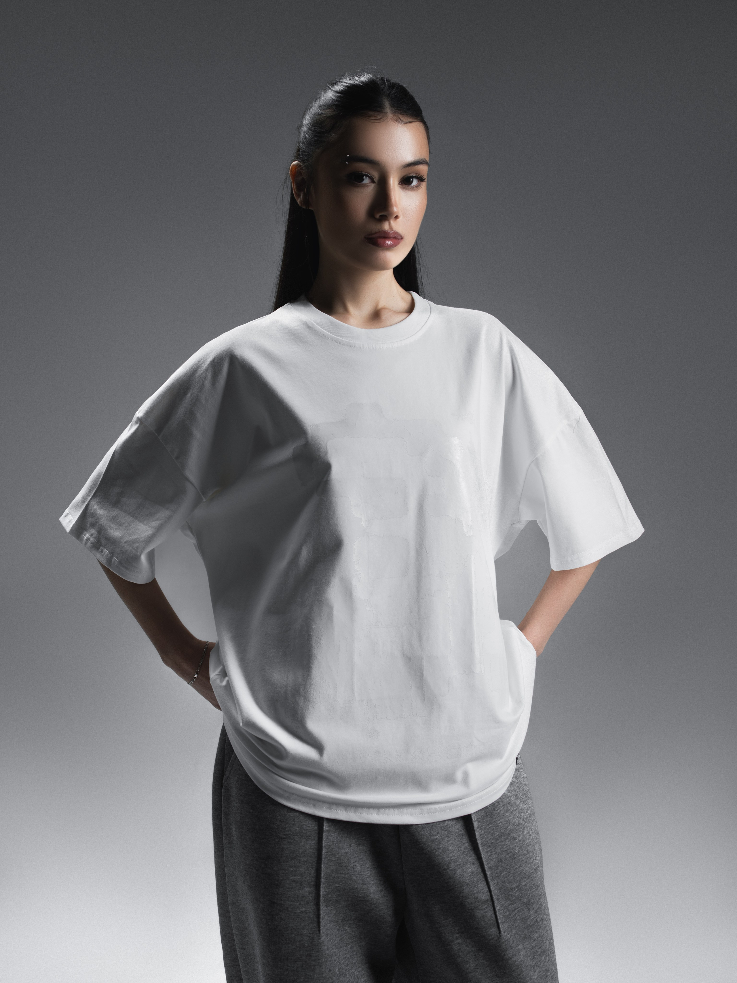 КАТАЛОГ | серый фон. RUNA production — стильные съемки для брендов