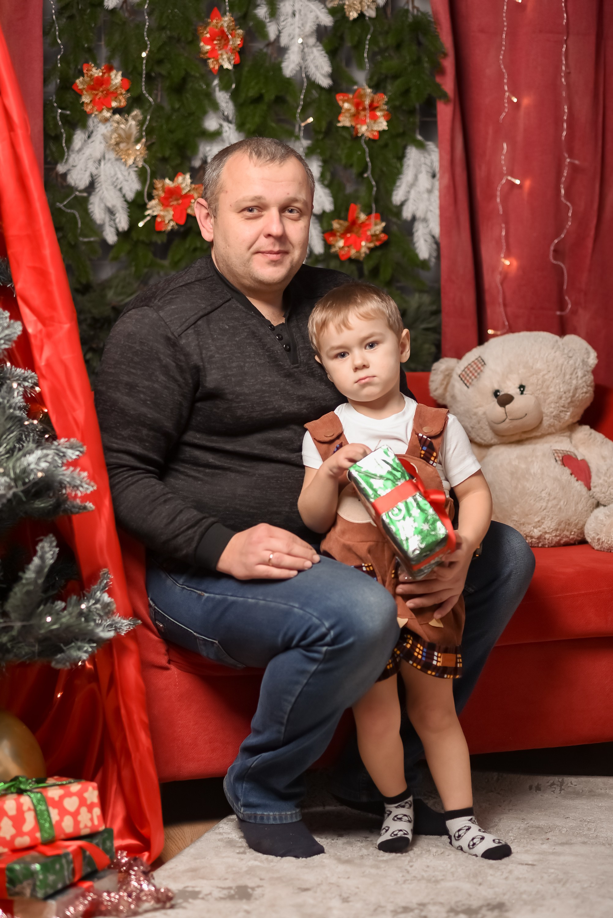 Новогодняя семейная фотосессия 2026 г. Фотограф Тула творческие фотосессии недорого Ольга Ромашина