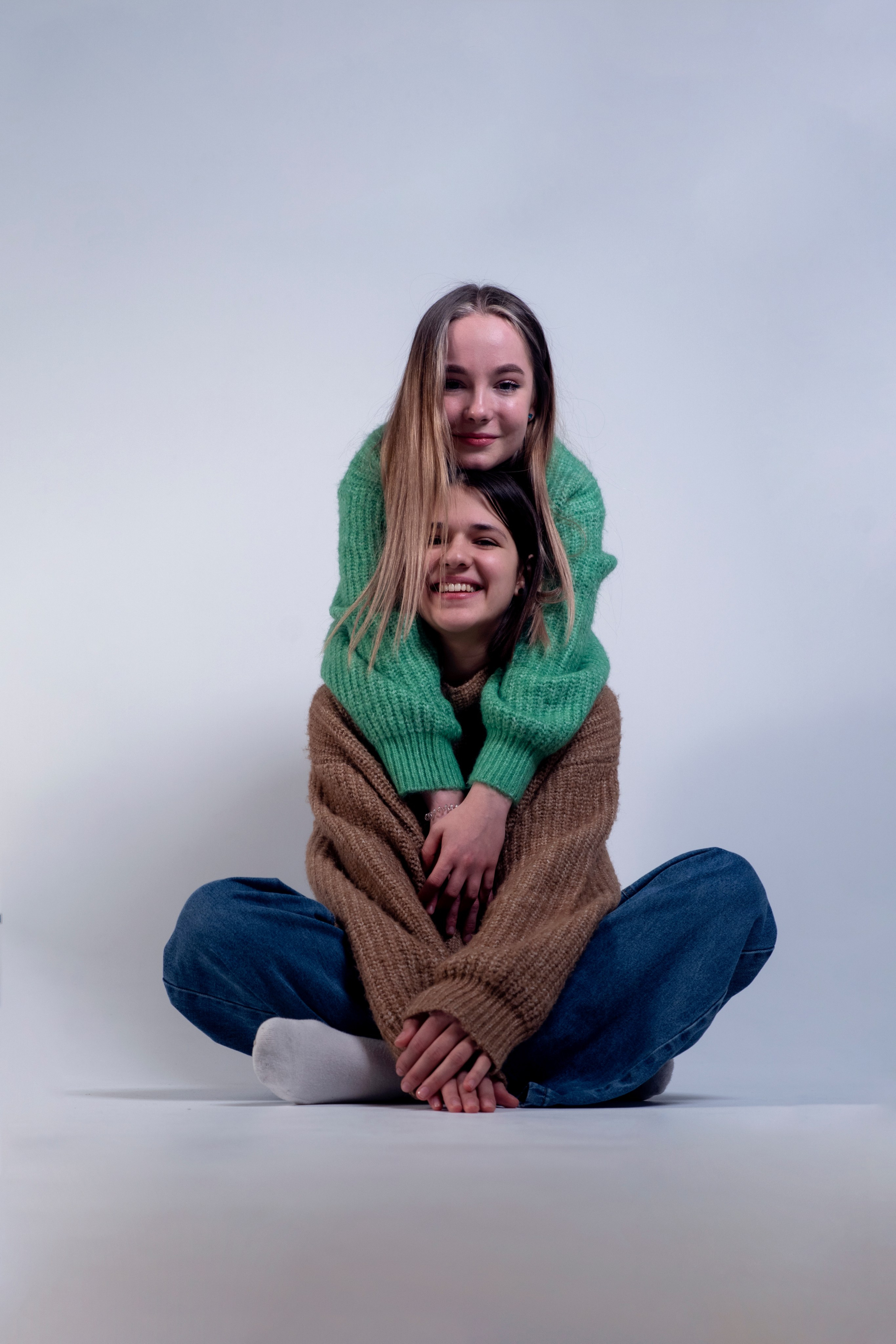 Соня и Мира. Портрет. Главная