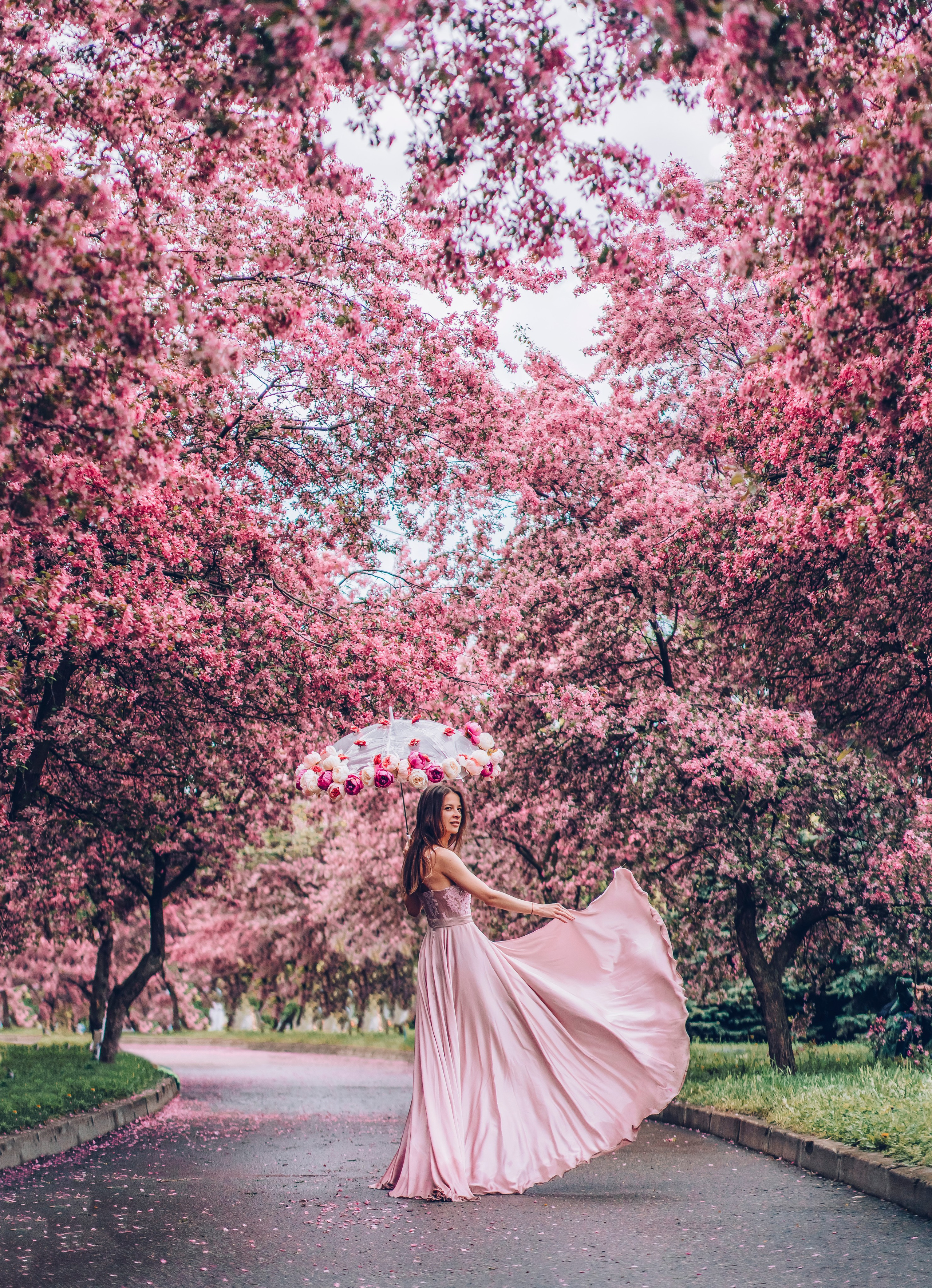 Съёмки в цветениях. Фотограф Айгуль Вишня, съёмка в Москве и Санкт-Петербурге