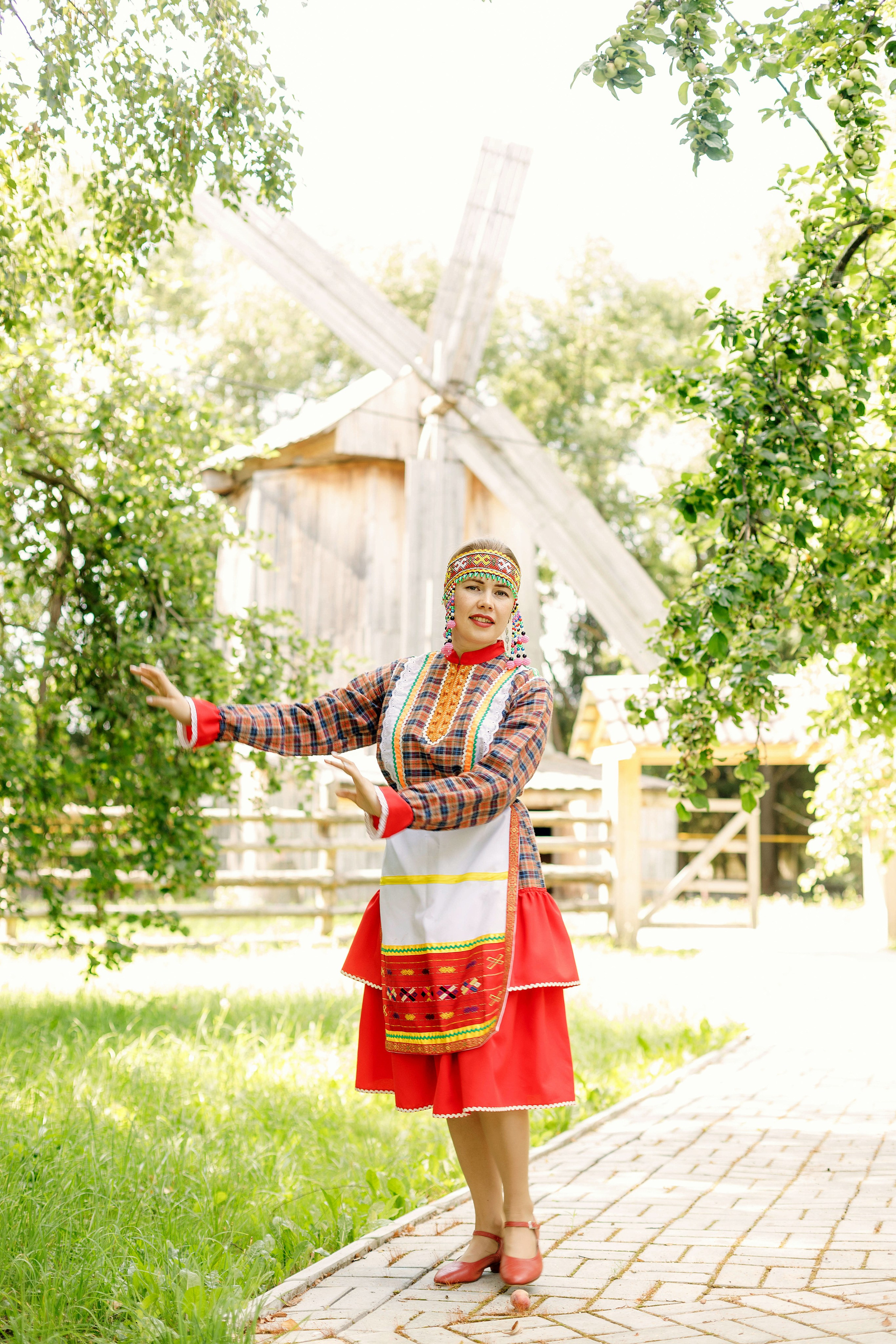 Фотосессия с Екатериной Анисимовой в Ибресинском этнографическом музее. Портретный и репортажный фотограф в Чебоксарах Андриян Чаркин