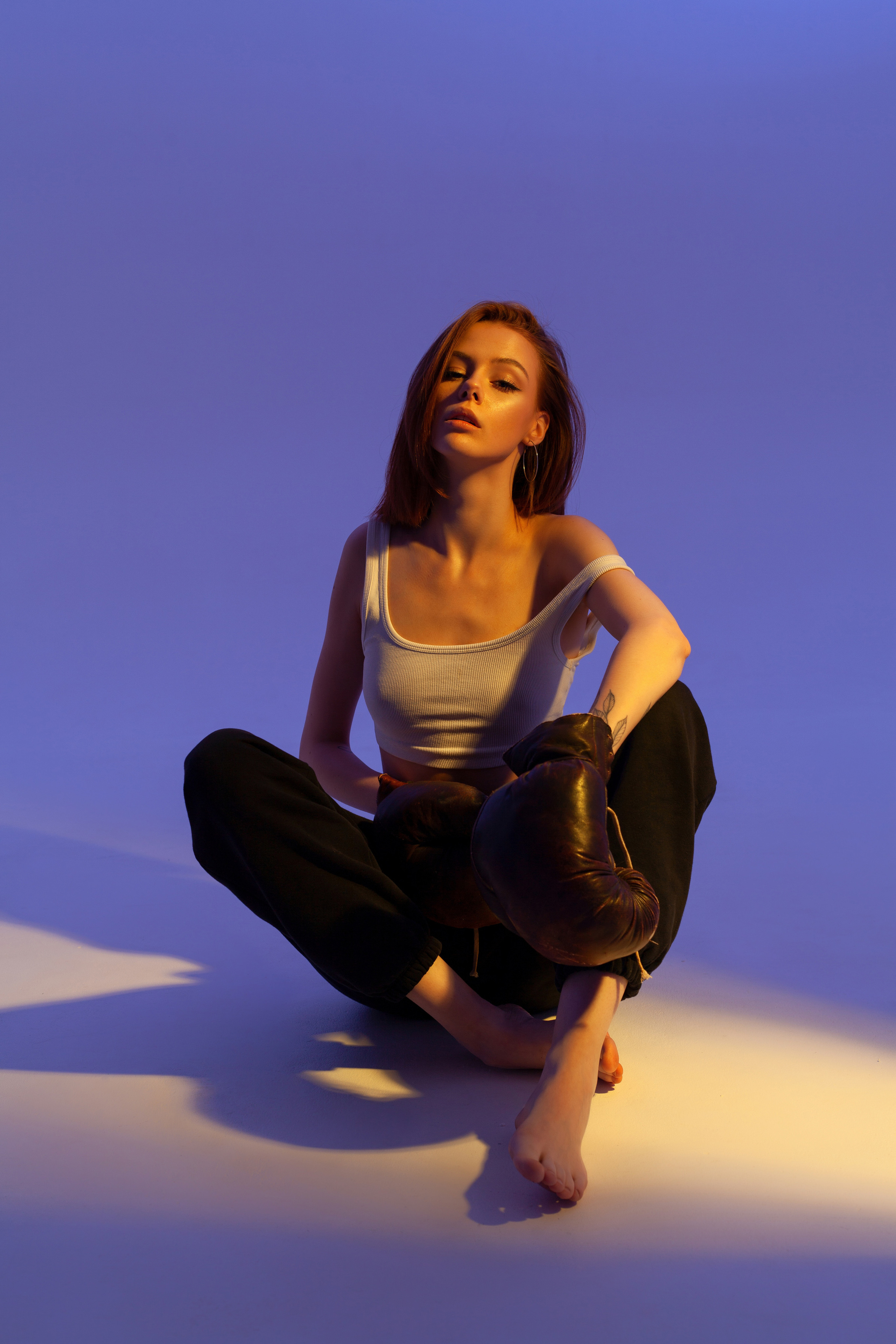 идеи для фотосессии для девушки в студии