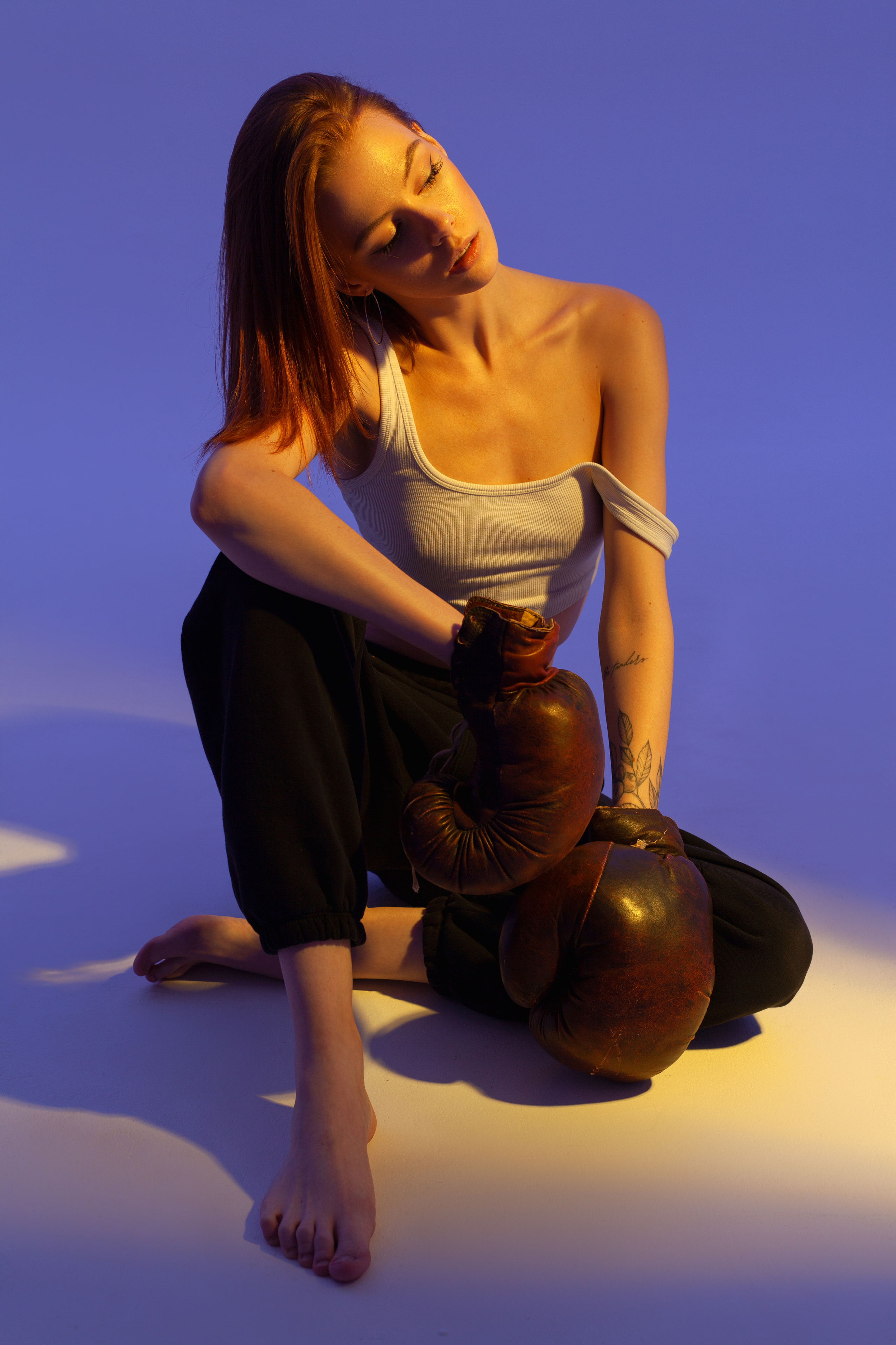 идеи для фотосессии для девушки в студии