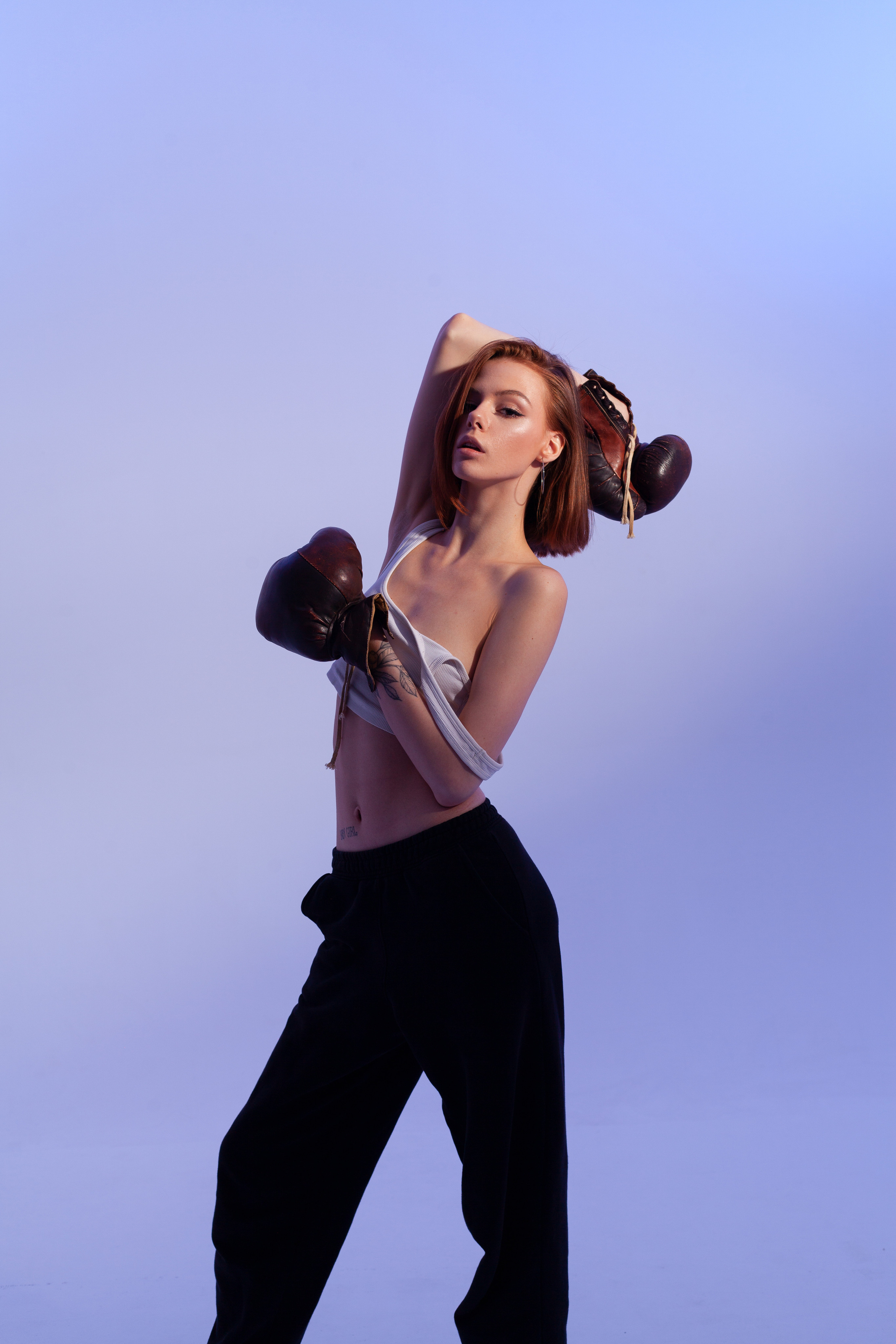 идеи для фотосессии для девушки в студии