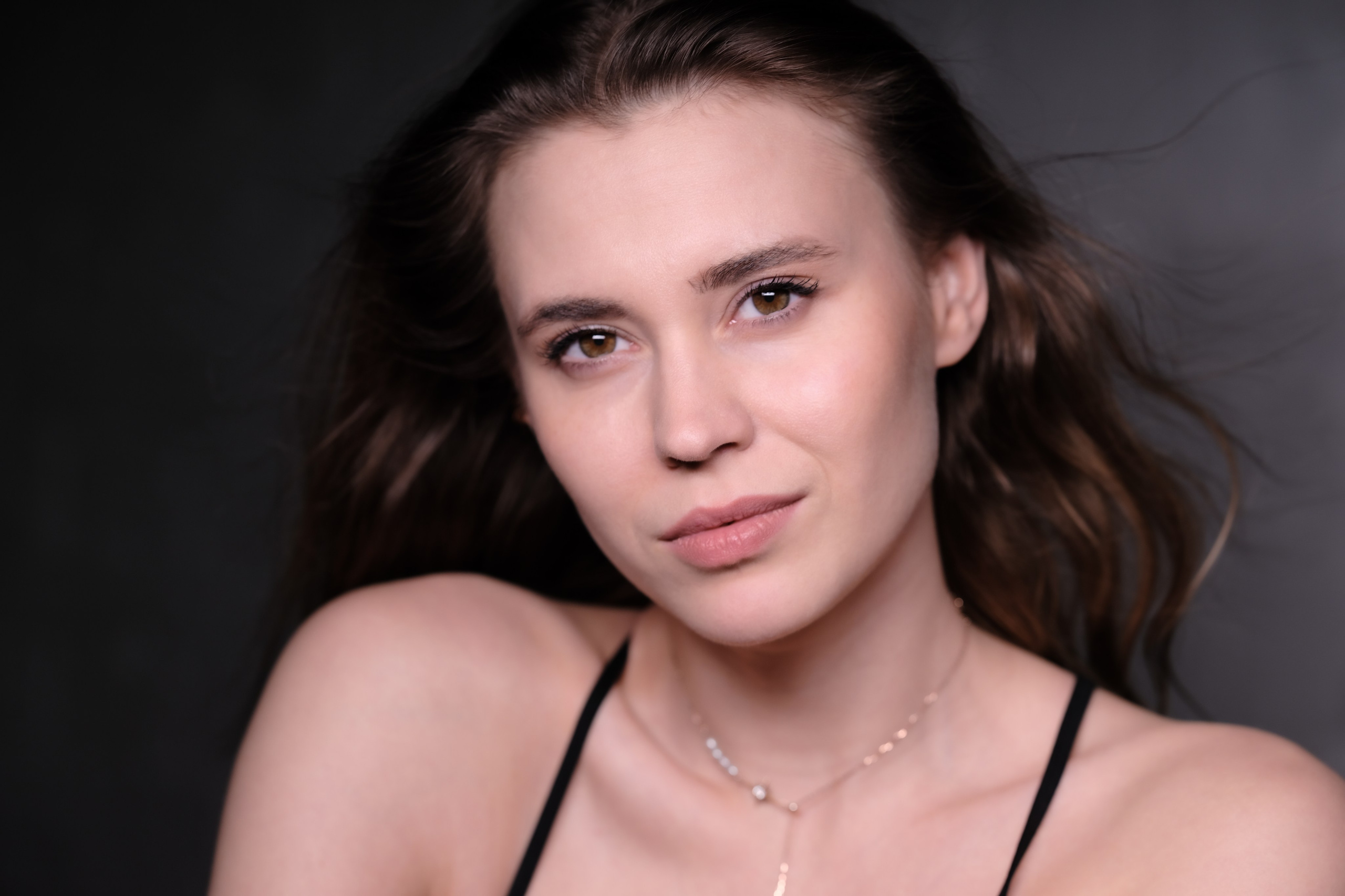 Вика. Фотограф в Москве и Праге: индивидуальные портреты, парные фотосессии