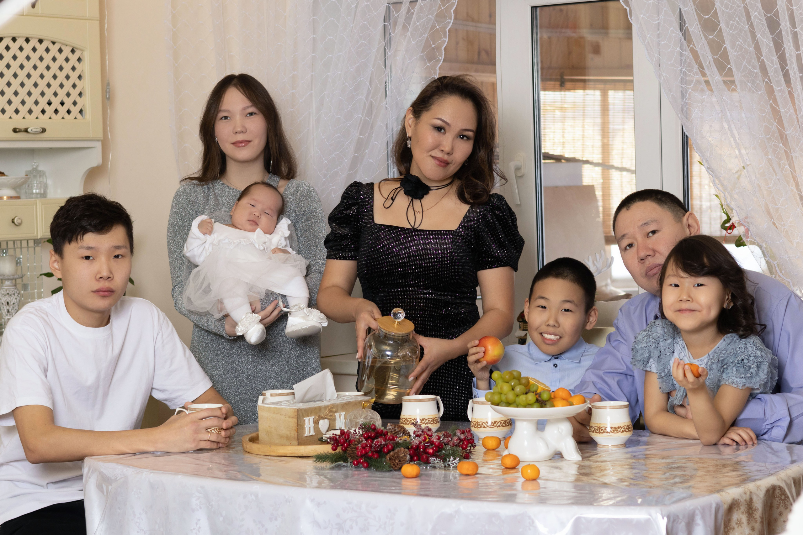 3 поколения. Съемка дома. Фотограф Якутск Зоя Николаева