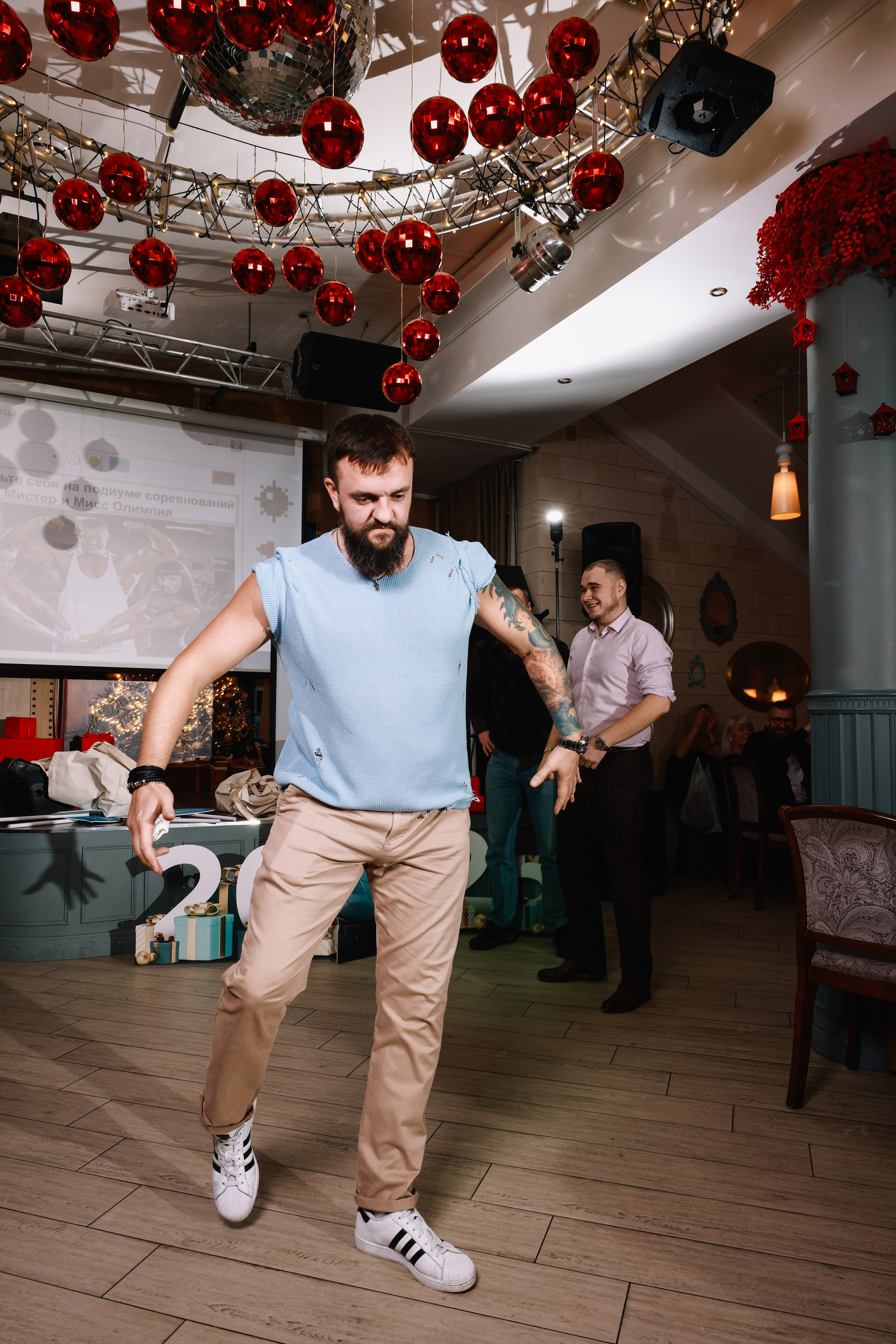 Экспресс Офис, новогодний корпоратив в ресторане Респект, г. Тула. Фотограф в Туле — Борисов Николай