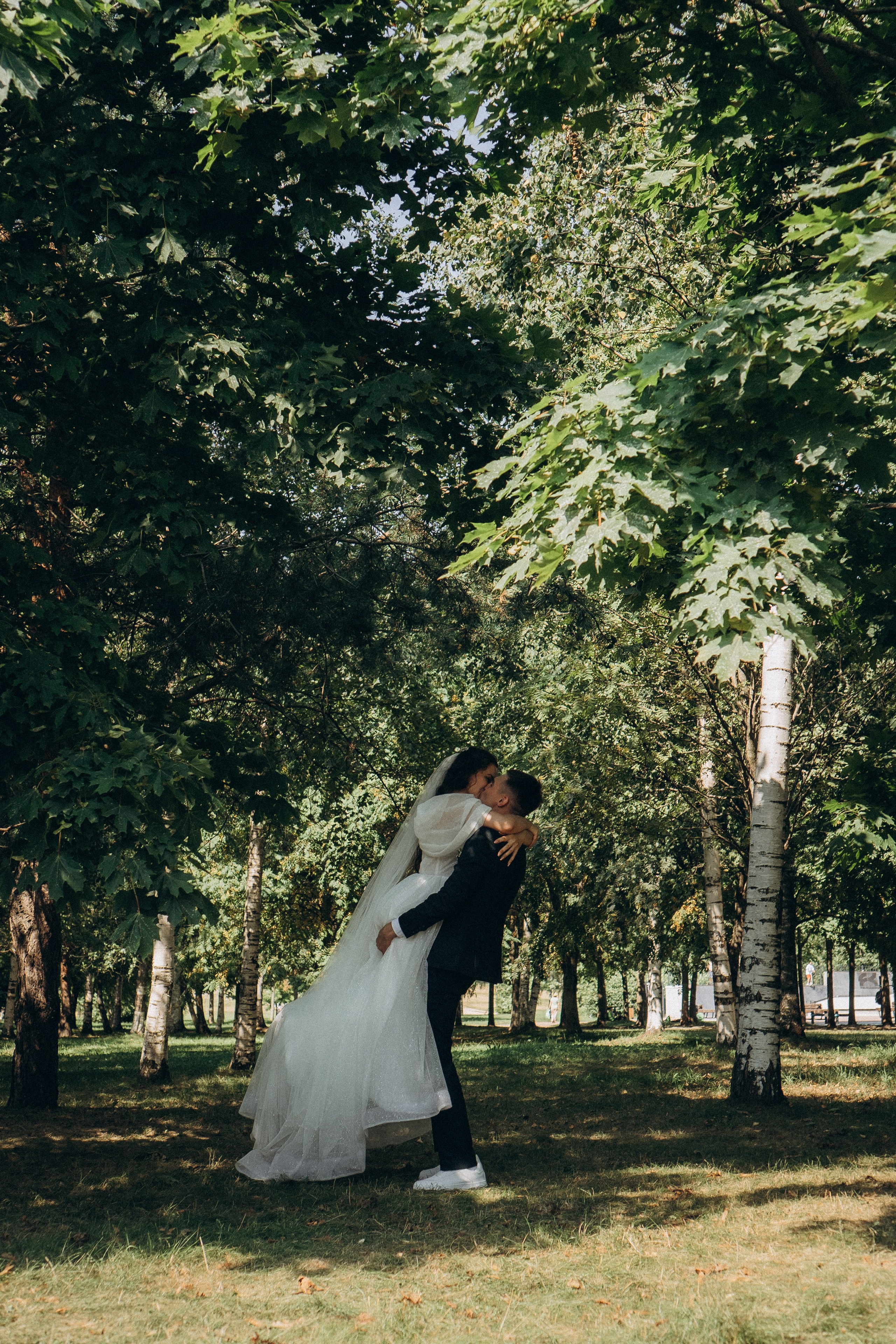 СВАДЕБНАЯ СЬЕМК В ПАРКЕ 300-ЛЕТИЯ. Профессиональный фотограф, Санкт-Петербург — Виктория Богомолова