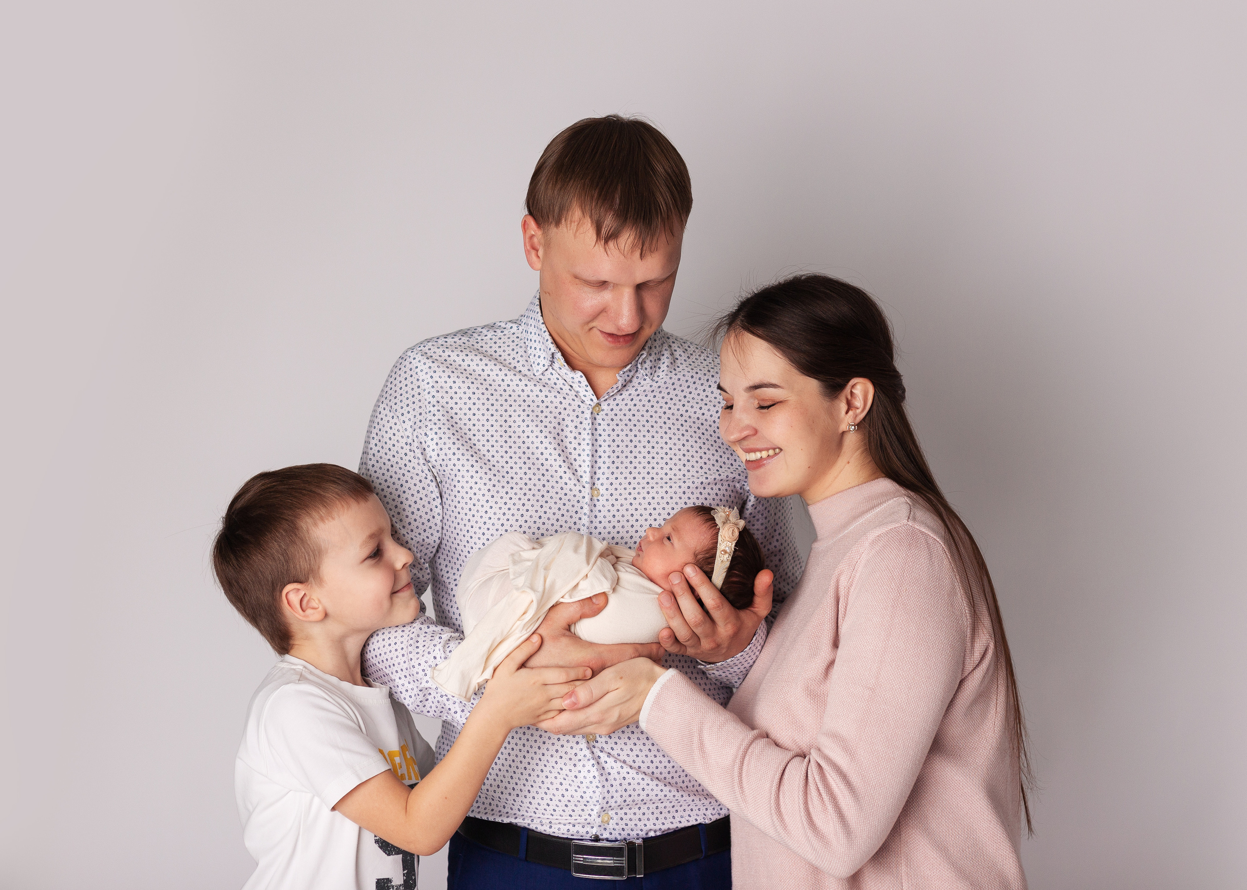 Фотографии новорожденных детей. Фотограф новорожденных в Омске Анастасия Моисеева