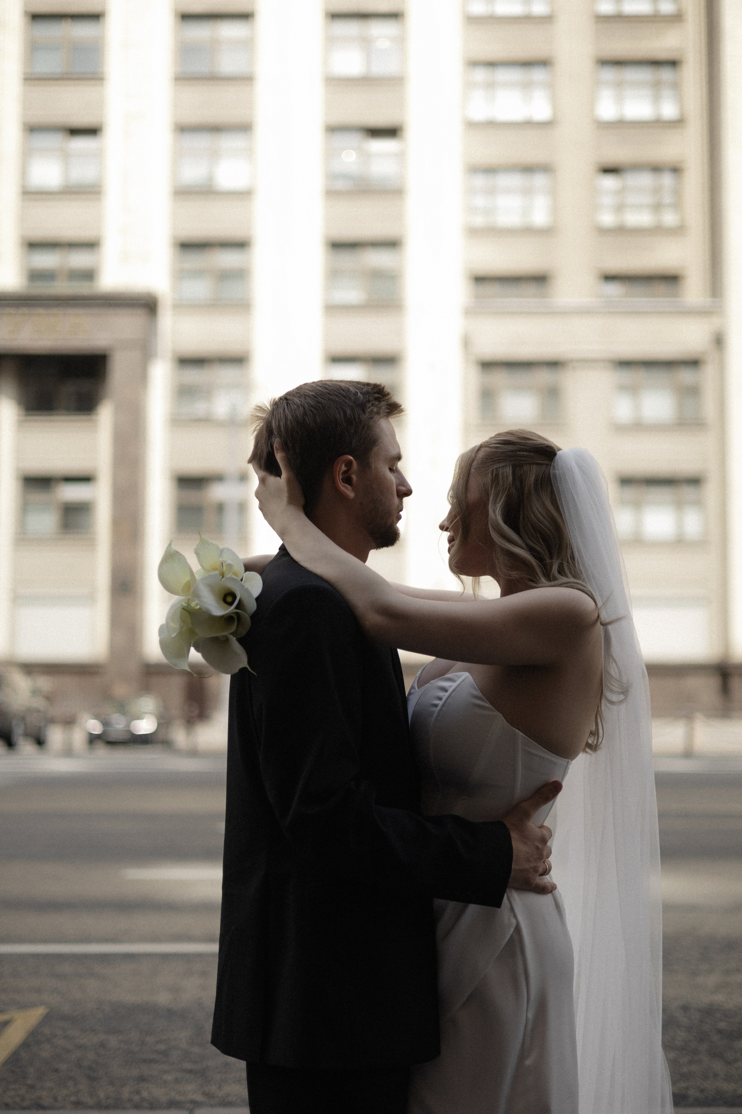 Арина и Дима. Сборы, роспись и прогулка. Свадебный и портретный фотограф в Москве Анастасия Масюк