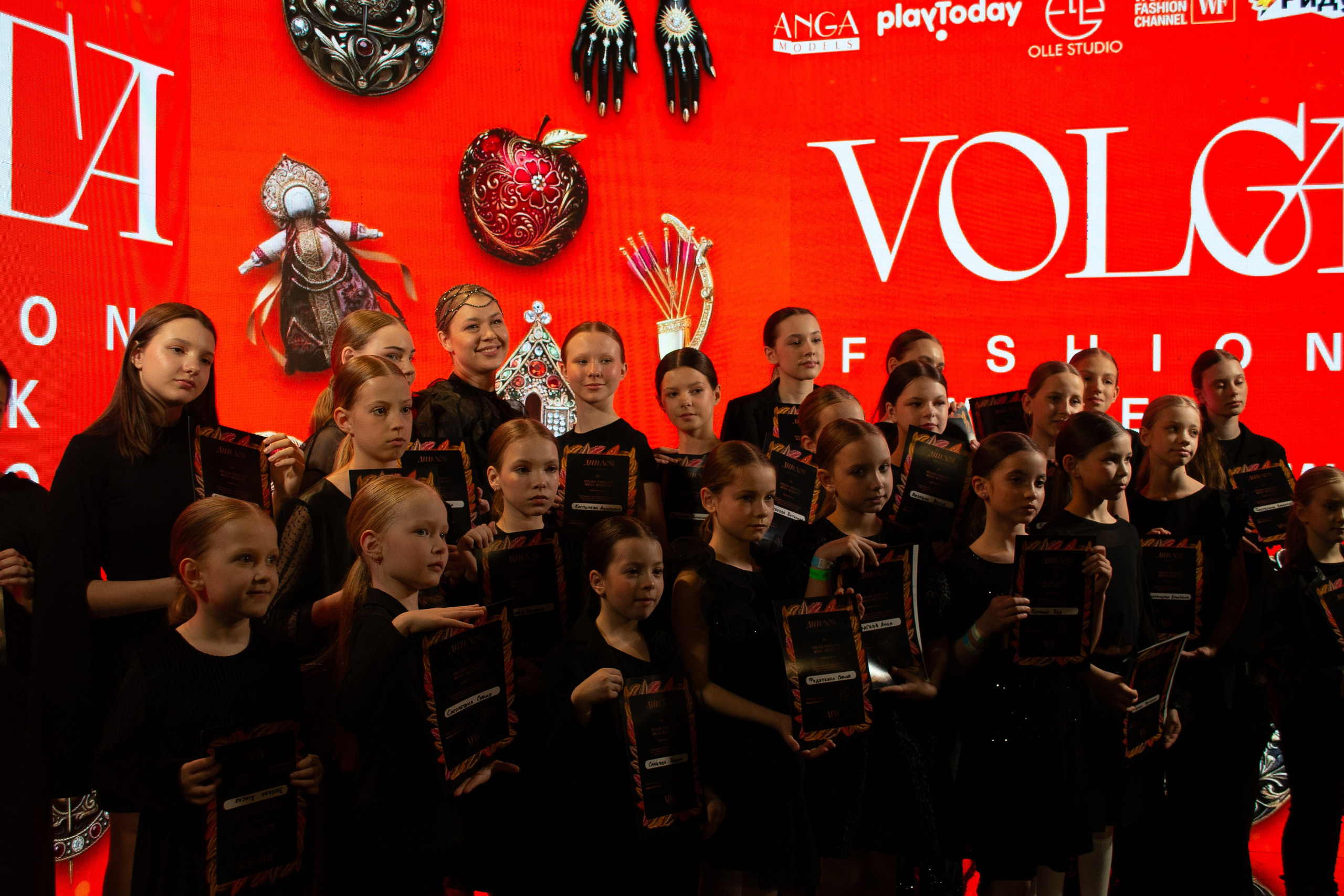 Показ Volga Fashion Week 2025. Victoria Radjevna Репортажный Фотограф — Видеограф Москва • Санкт-Петербург