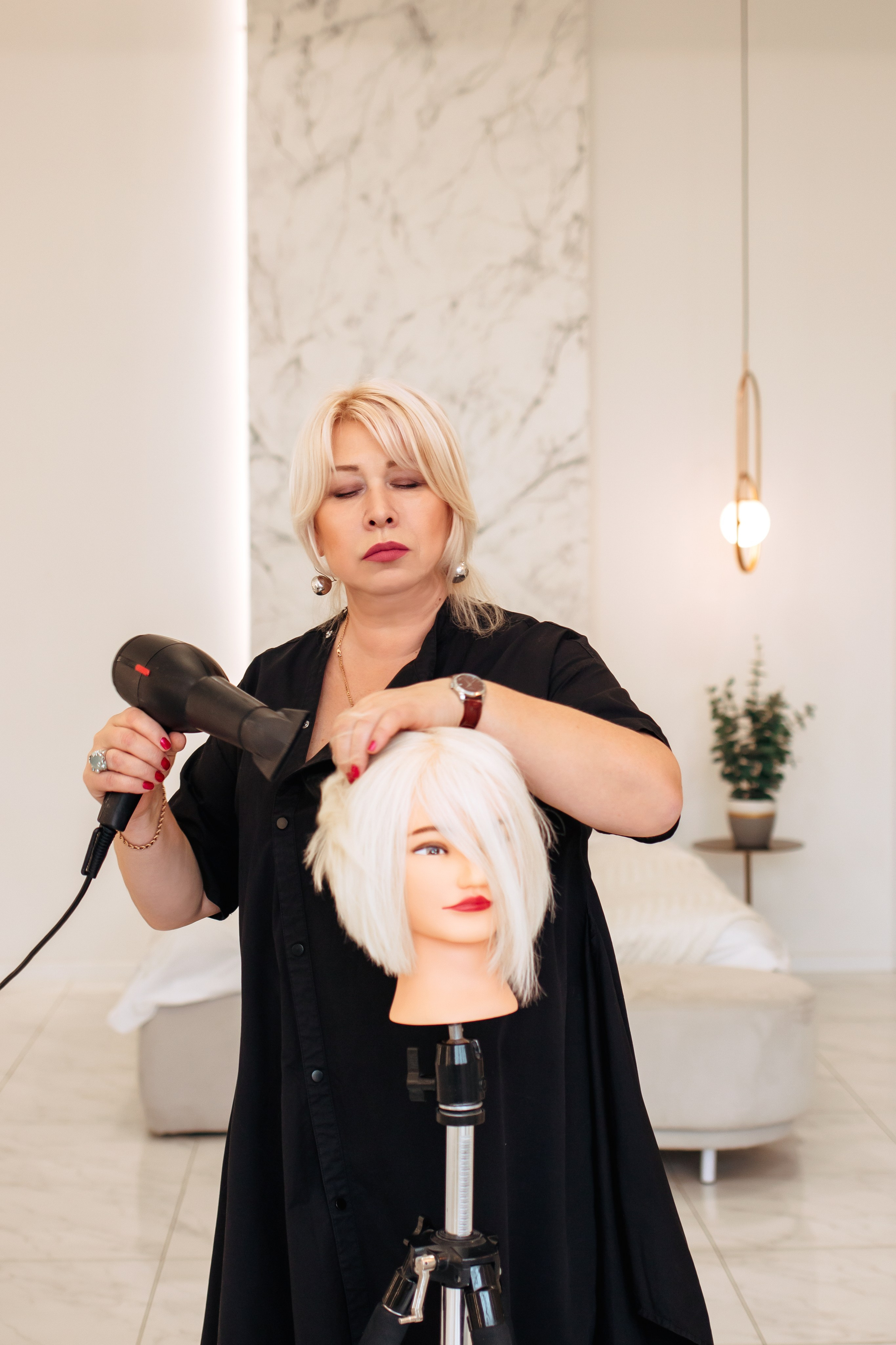 Контент для парикмахера-стилиста Виктории. Фотограф недвижимости и контент-съемки в СПб