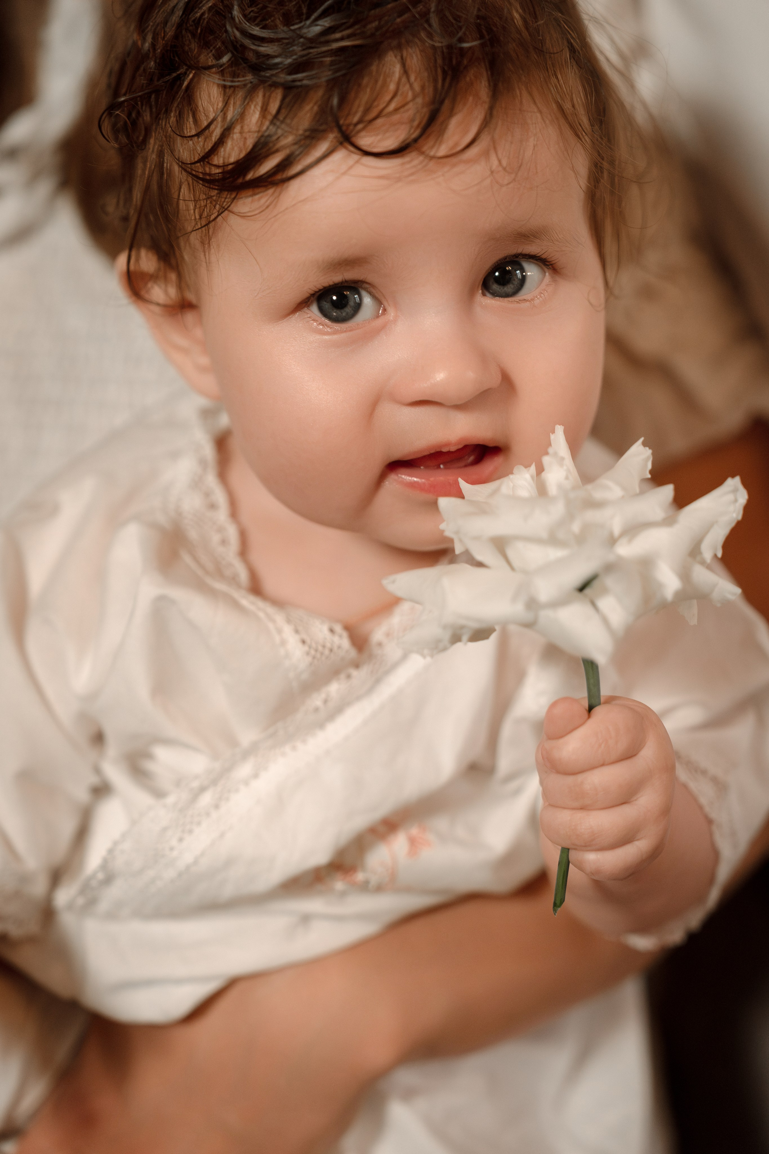 Крещение Вареньки в Храме Воскресения Словущего в Даниловской Слободе. Фото- и видеосъёмка крещения и венчания. Фотограф на крещение Москва