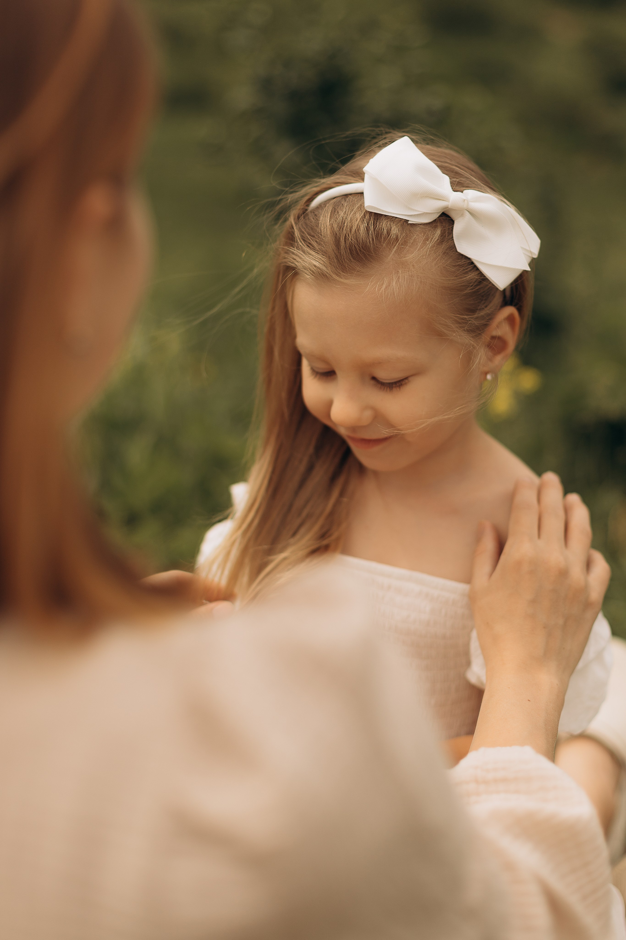 Мама и дочка на холмах. Детский и семейный фотограф в Москве Светлана Шабалина