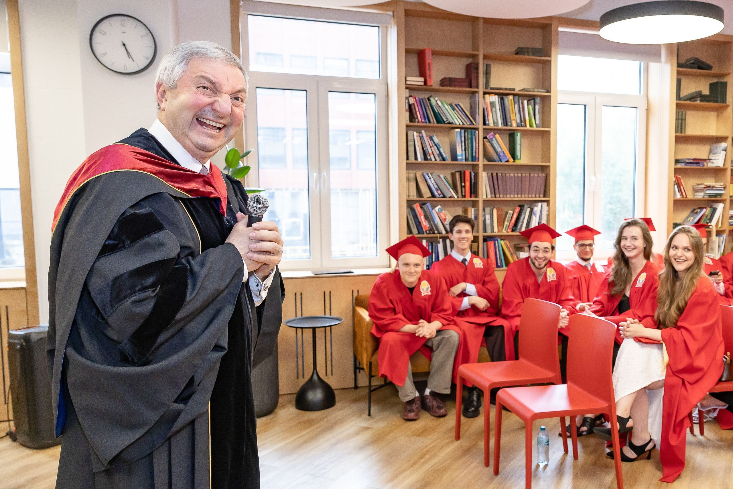 Вручение дипломов об окончании обучения в Президентской академии РАНХиГС. Фотограф Владимир Охрименко