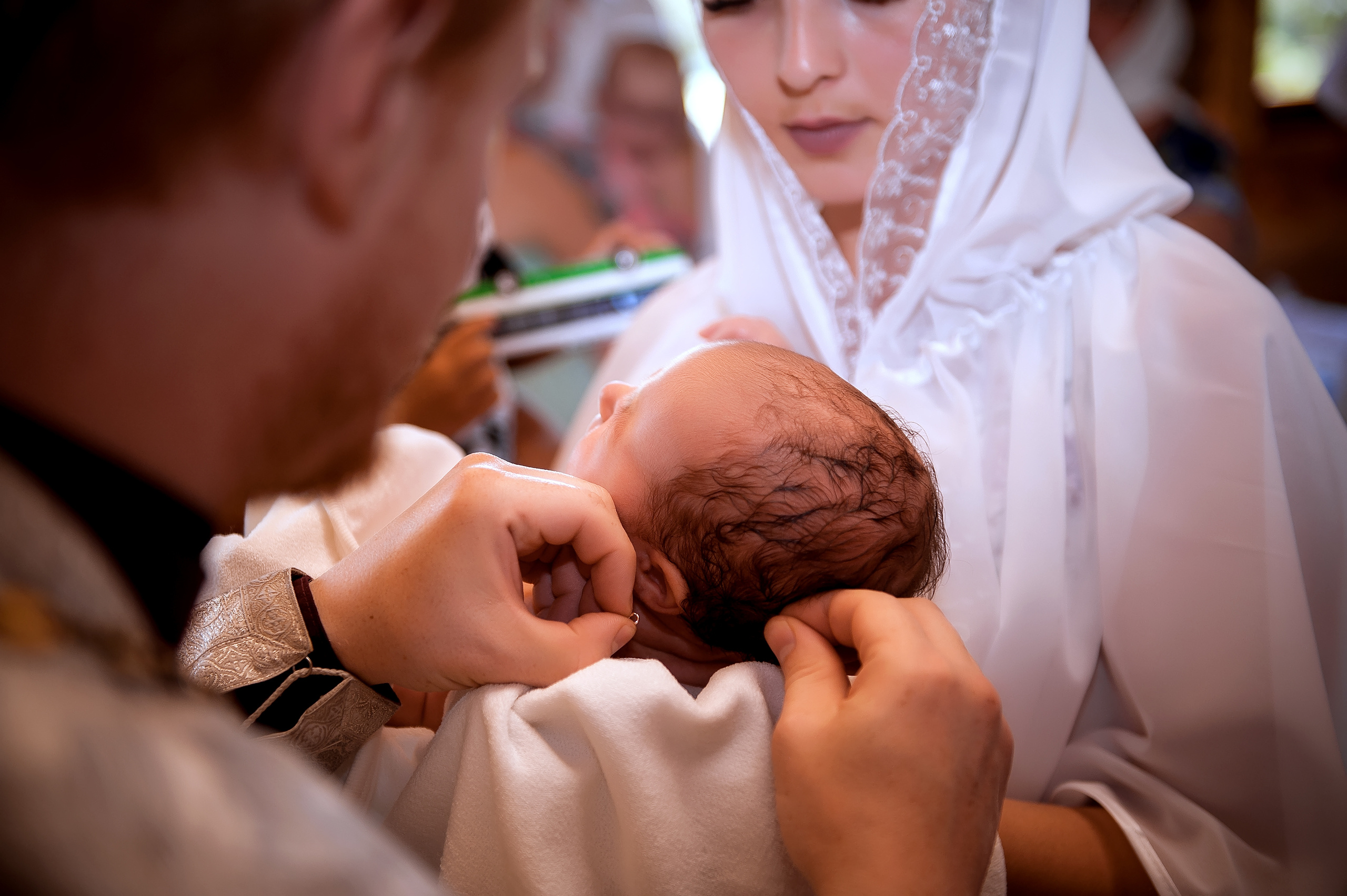 Фотосъемка крещения Медвежьи озера. Свадебный и семейный фотограф Виктория Носачёва. Щелково, Москва и МО