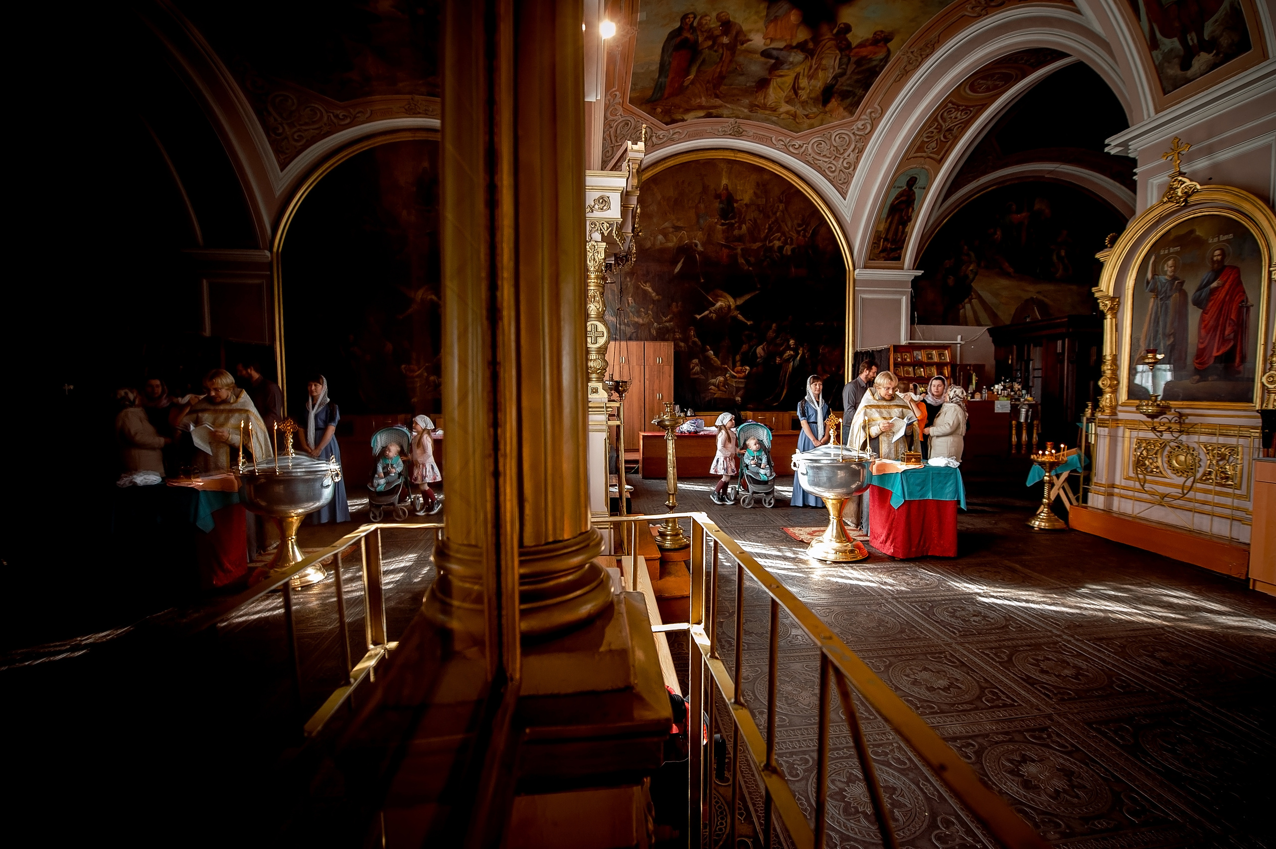 Крещение в Никольском храме в Лосино-Петровском. Свадебный и семейный фотограф Виктория Носачёва. Щелково, Москва и МО