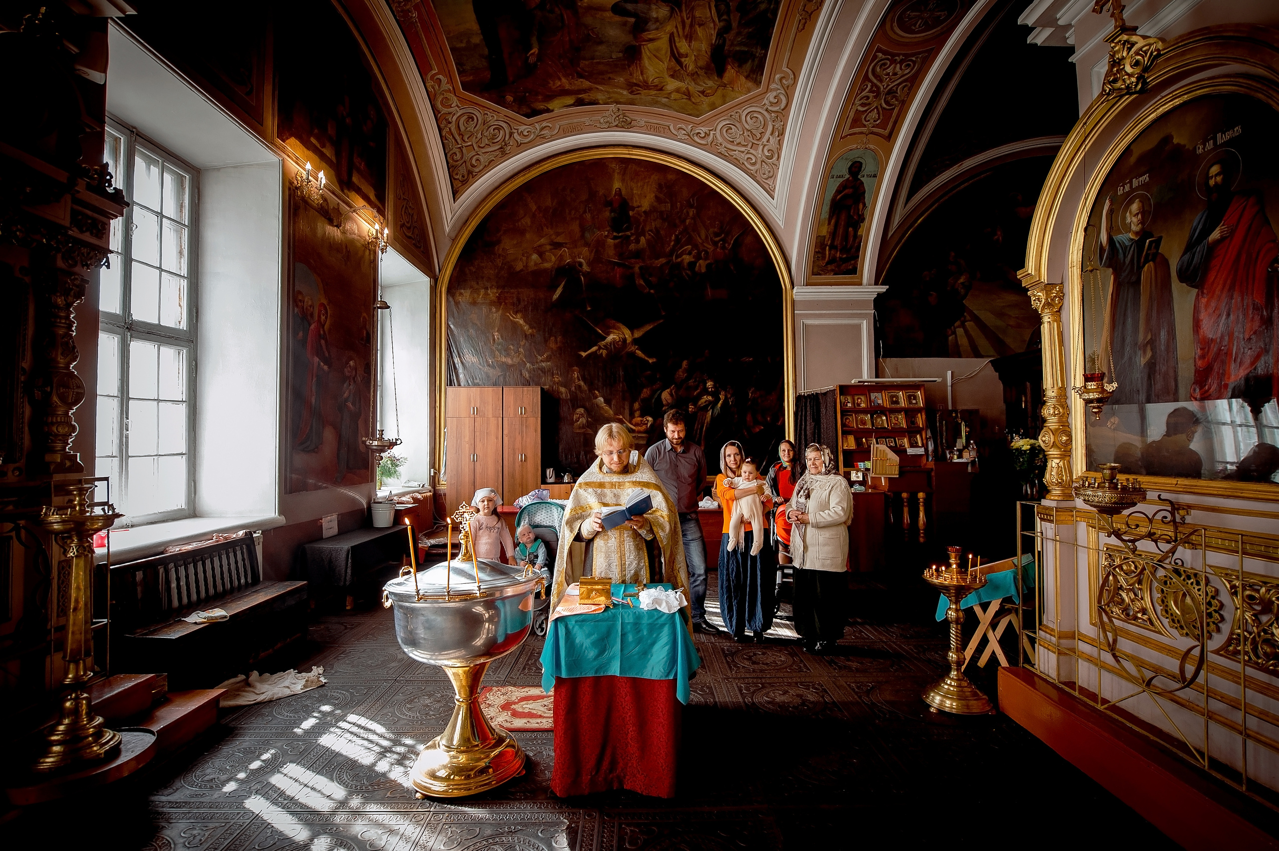 Крещение в Никольском храме в Лосино-Петровском. Свадебный и семейный фотограф Виктория Носачёва. Щелково, Москва и МО