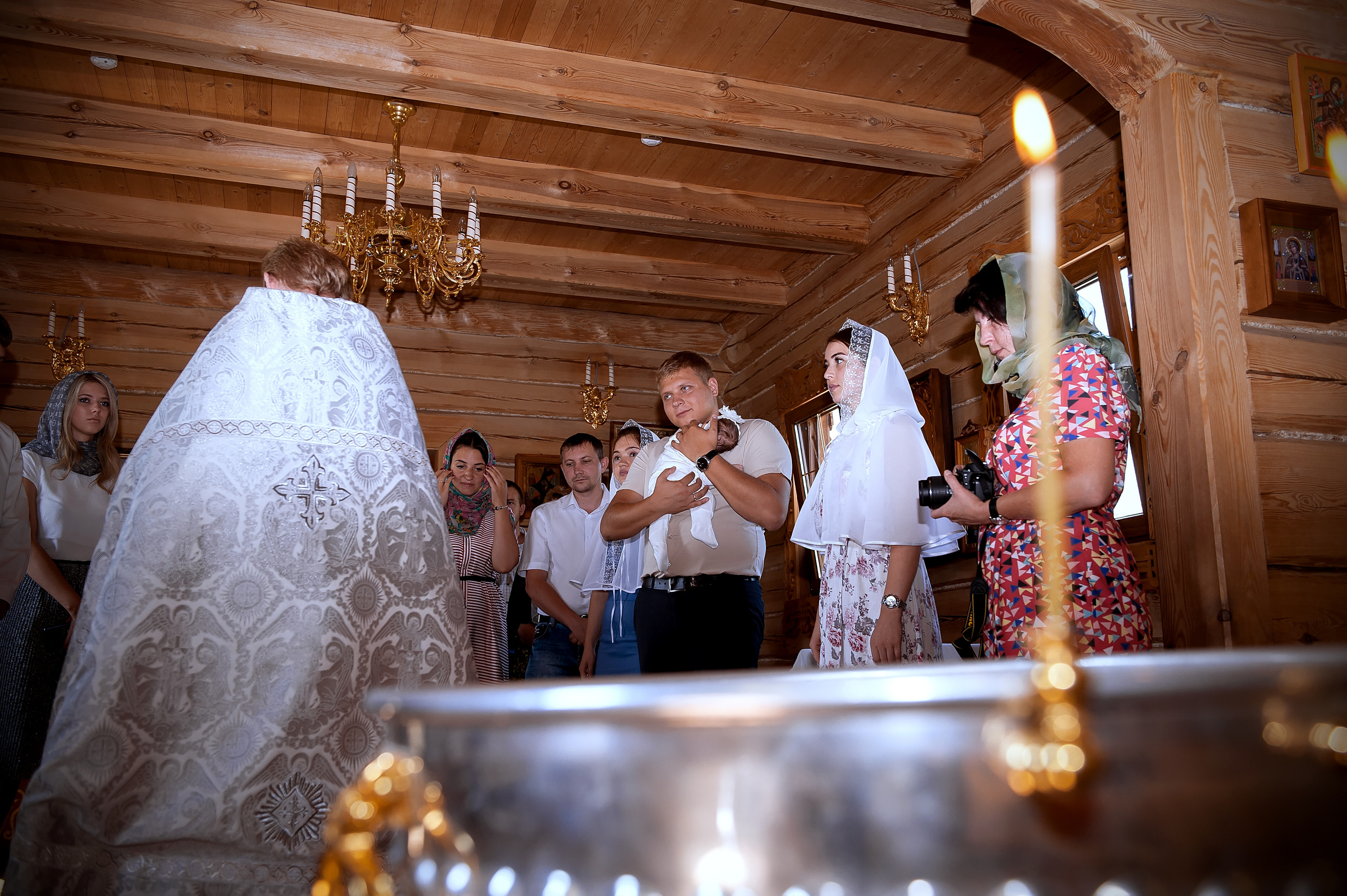 Фотосъемка крещения Медвежьи озера. Свадебный и семейный фотограф Виктория Носачёва. Щелково, Москва и МО