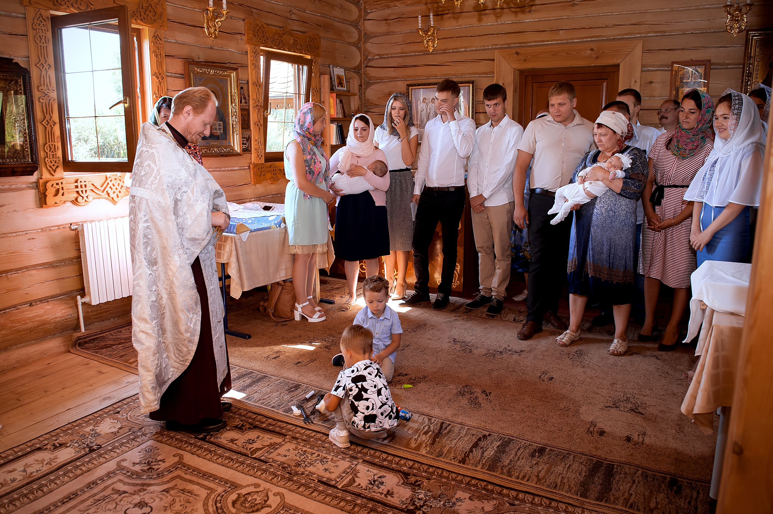 Фотосъемка крещения Медвежьи озера. Свадебный и семейный фотограф Виктория Носачёва. Щелково, Москва и МО
