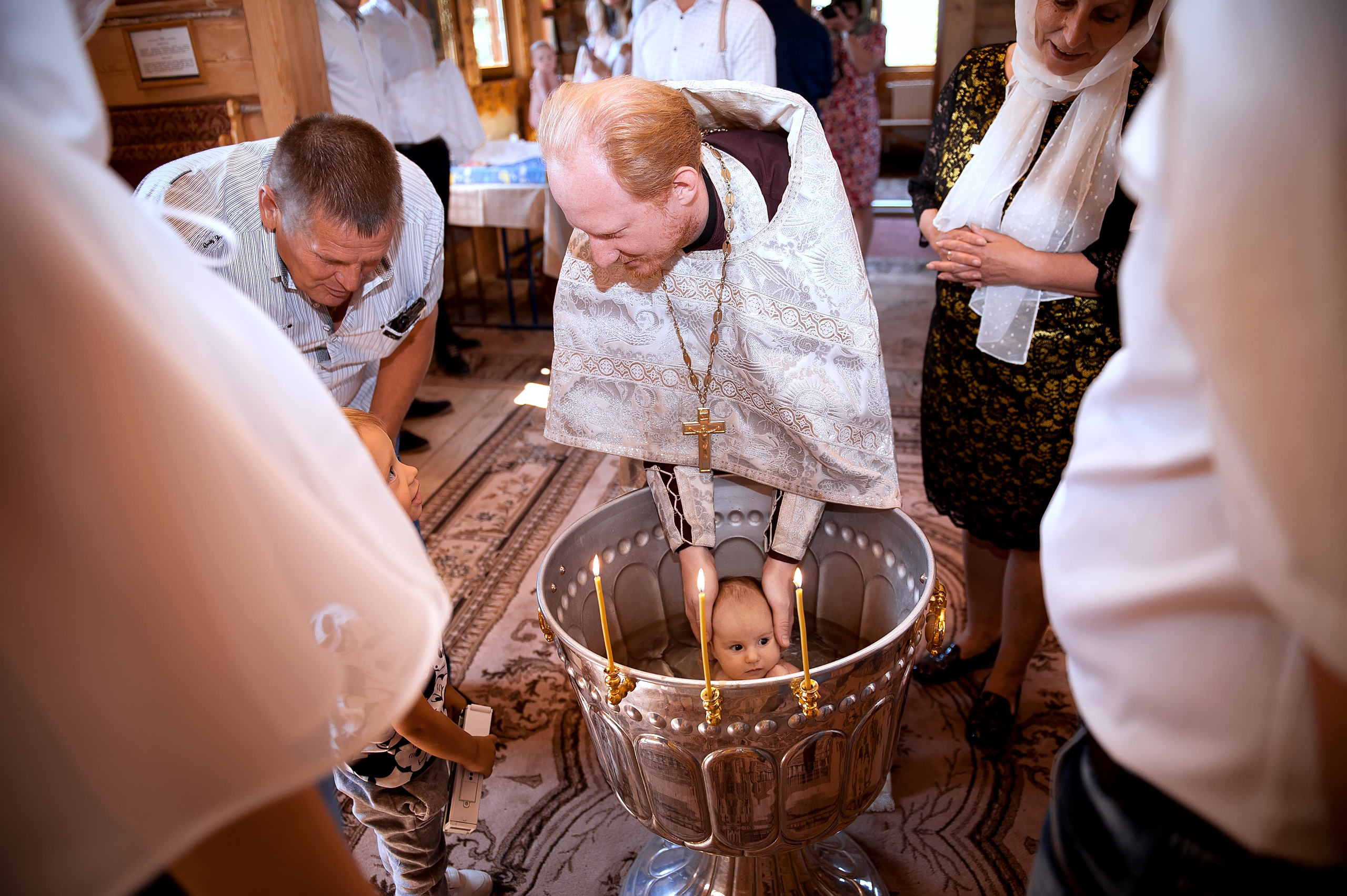 Фотосъемка крещения Медвежьи озера. Свадебный и семейный фотограф Виктория Носачёва. Щелково, Москва и МО