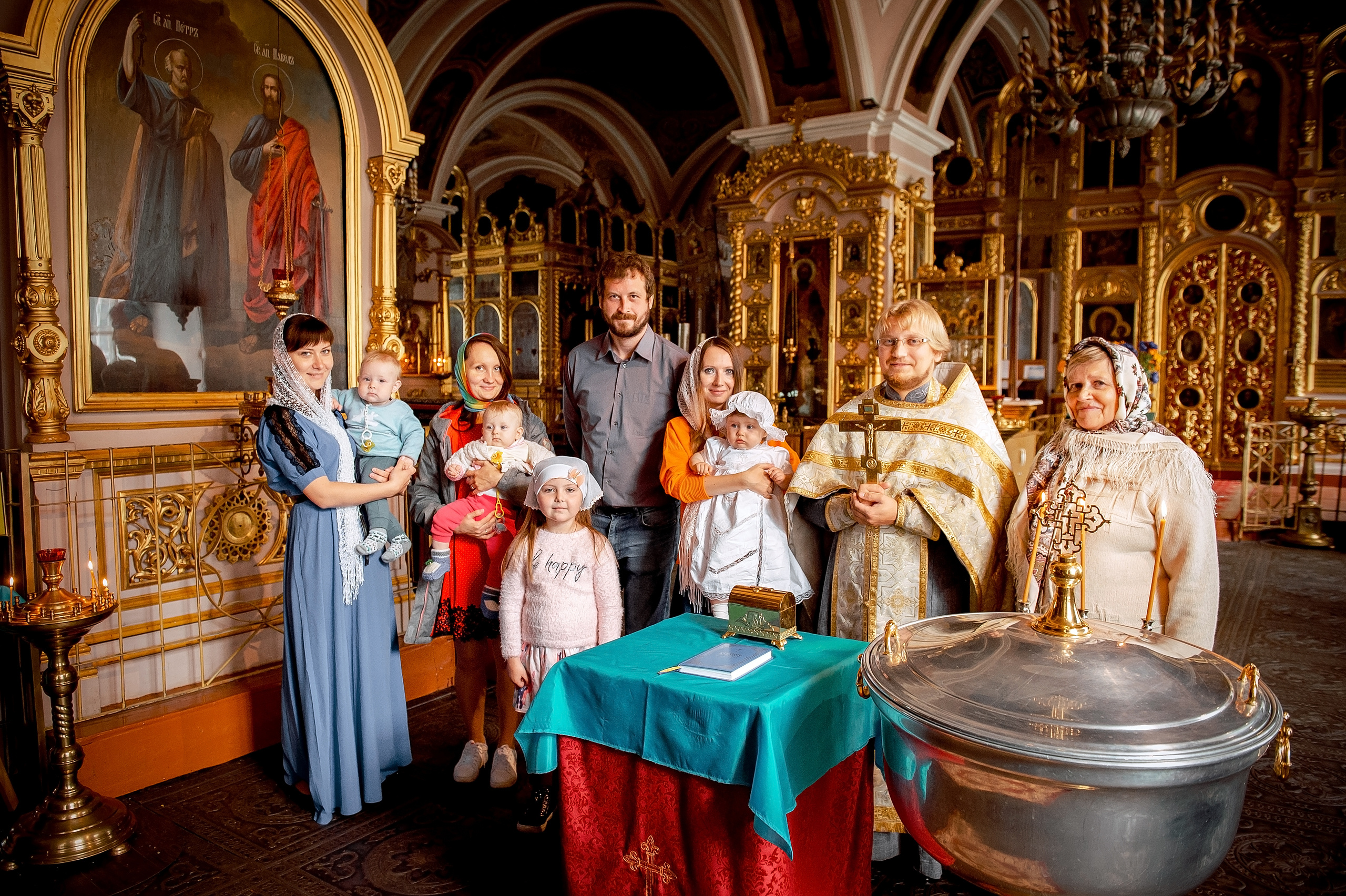 Крещение в Никольском храме в Лосино-Петровском. Свадебный и семейный фотограф Виктория Носачёва. Щелково, Москва и МО