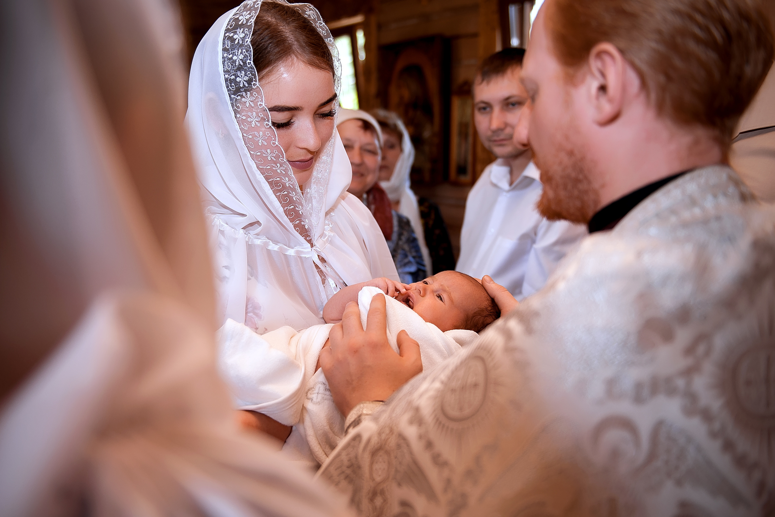 Фотосъемка крещения Медвежьи озера. Свадебный и семейный фотограф Виктория Носачёва. Щелково, Москва и МО