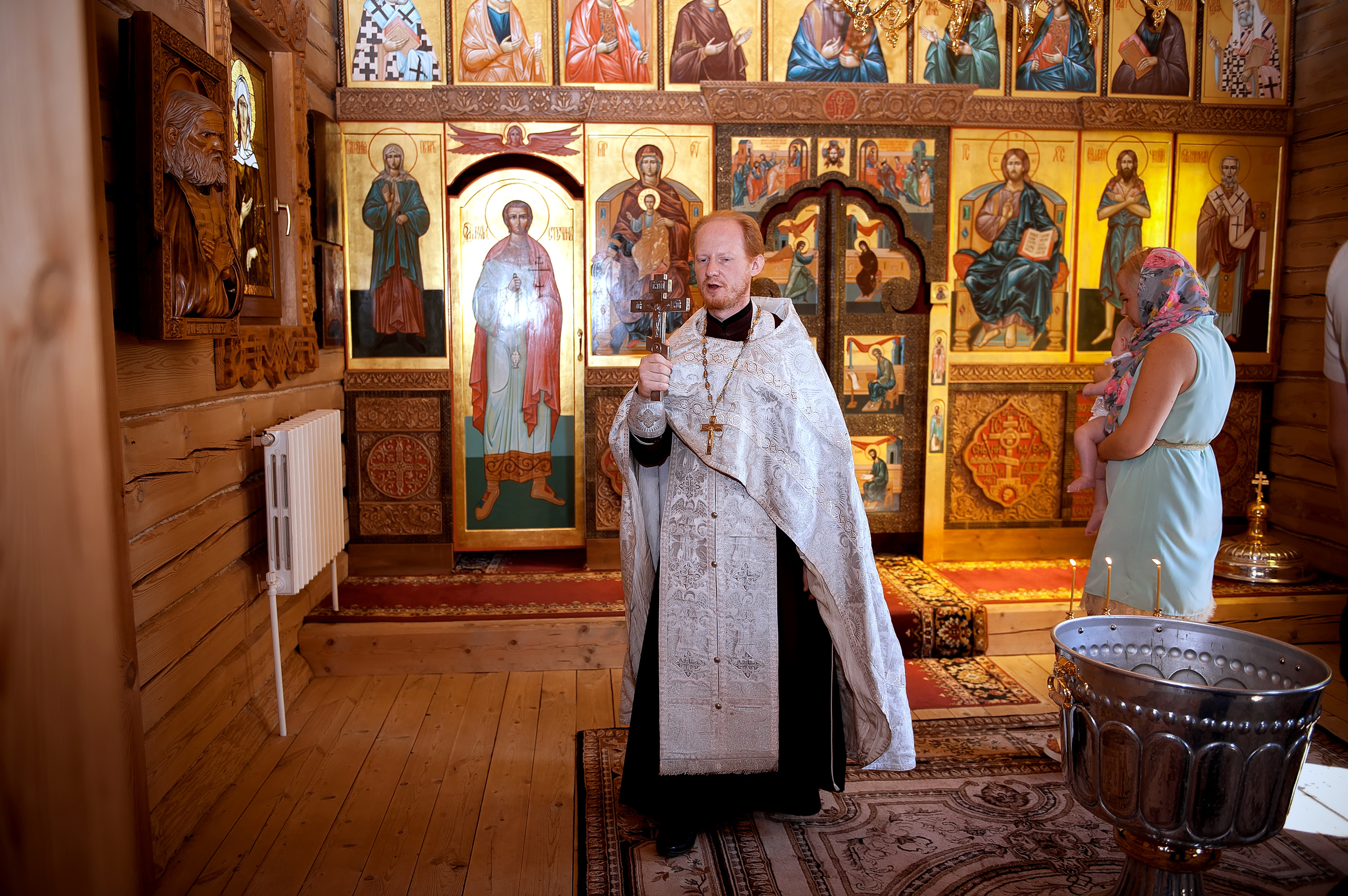 Фотосъемка крещения Медвежьи озера. Свадебный и семейный фотограф Виктория Носачёва. Щелково, Москва и МО