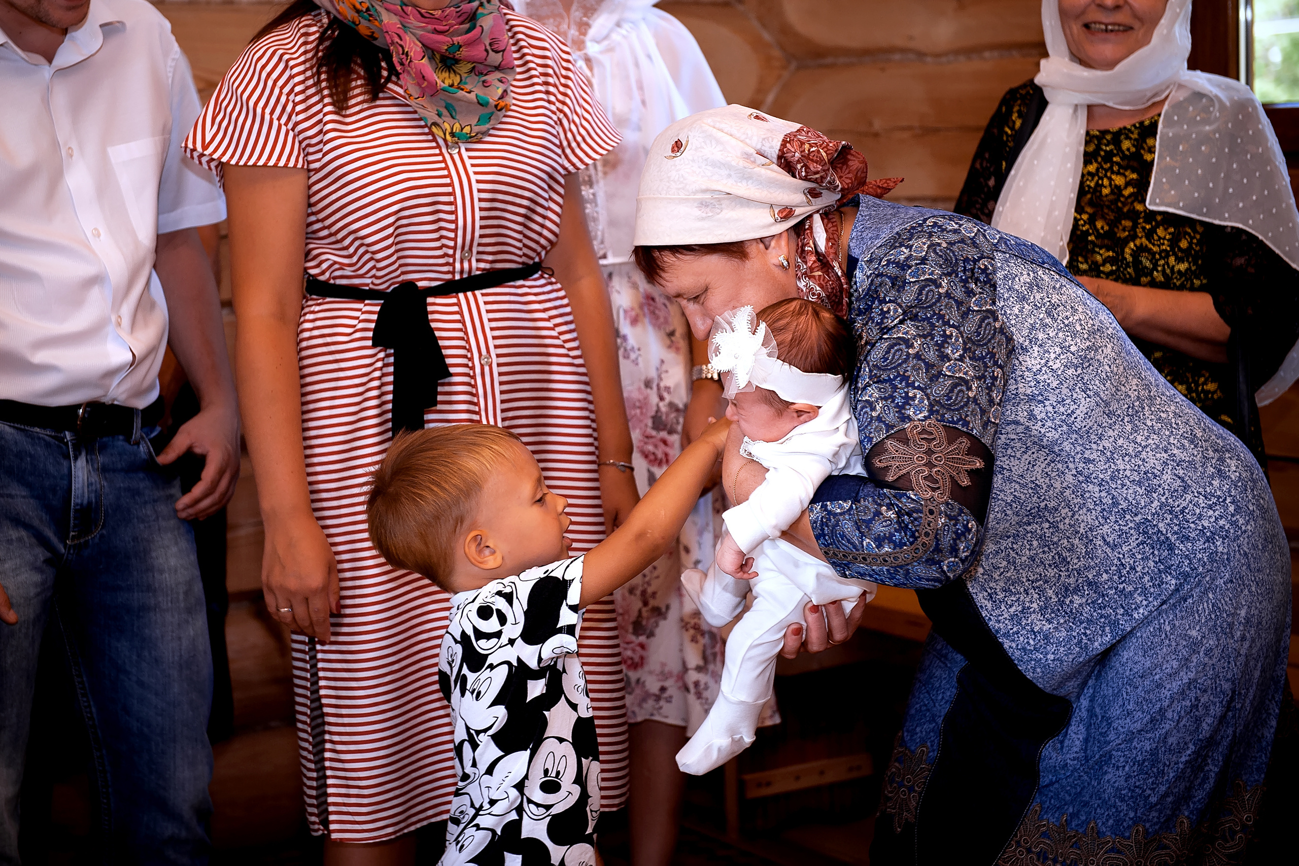 Фотосъемка крещения Медвежьи озера. Свадебный и семейный фотограф Виктория Носачёва. Щелково, Москва и МО