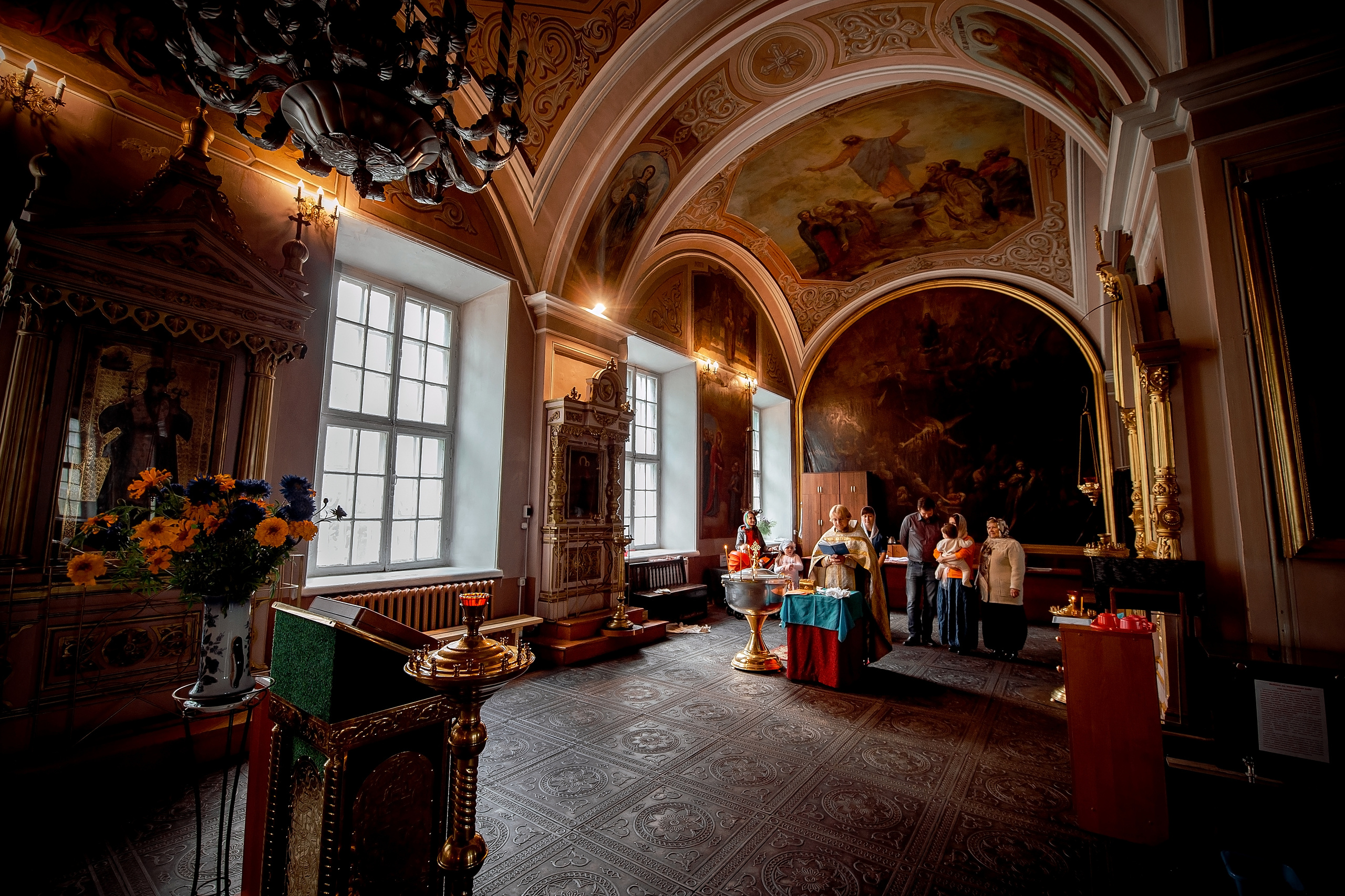 Крещение в Никольском храме в Лосино-Петровском. Свадебный и семейный фотограф Виктория Носачёва. Щелково, Москва и МО