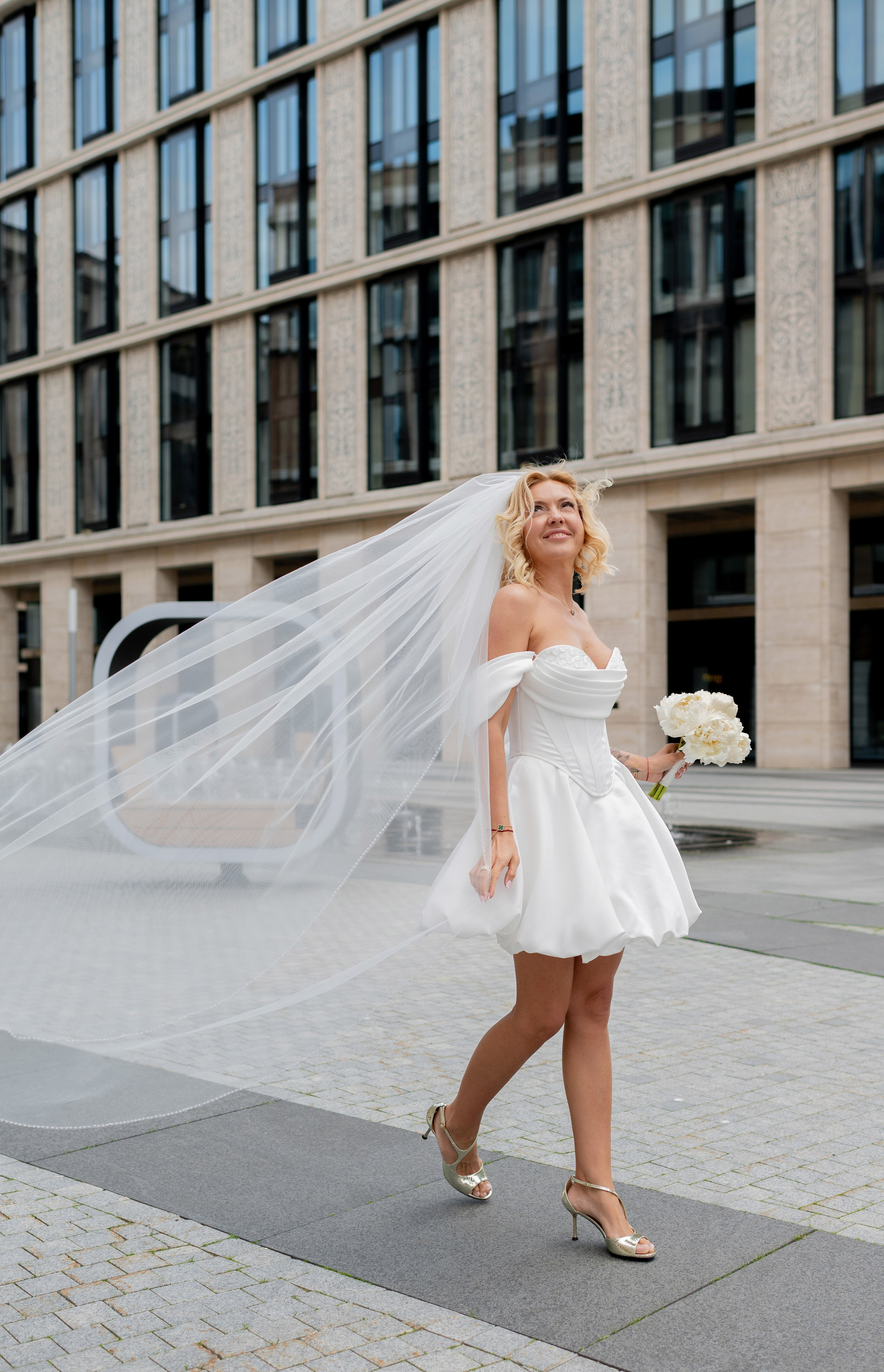 Юлия и Павел (сборы невесты, Невская ратуша, красный Buick, прогулка по рекам на катере). Портретный, семейный и свадебный фотограф в Санкт-Петербурге и в Пушкине Ширяев Денис