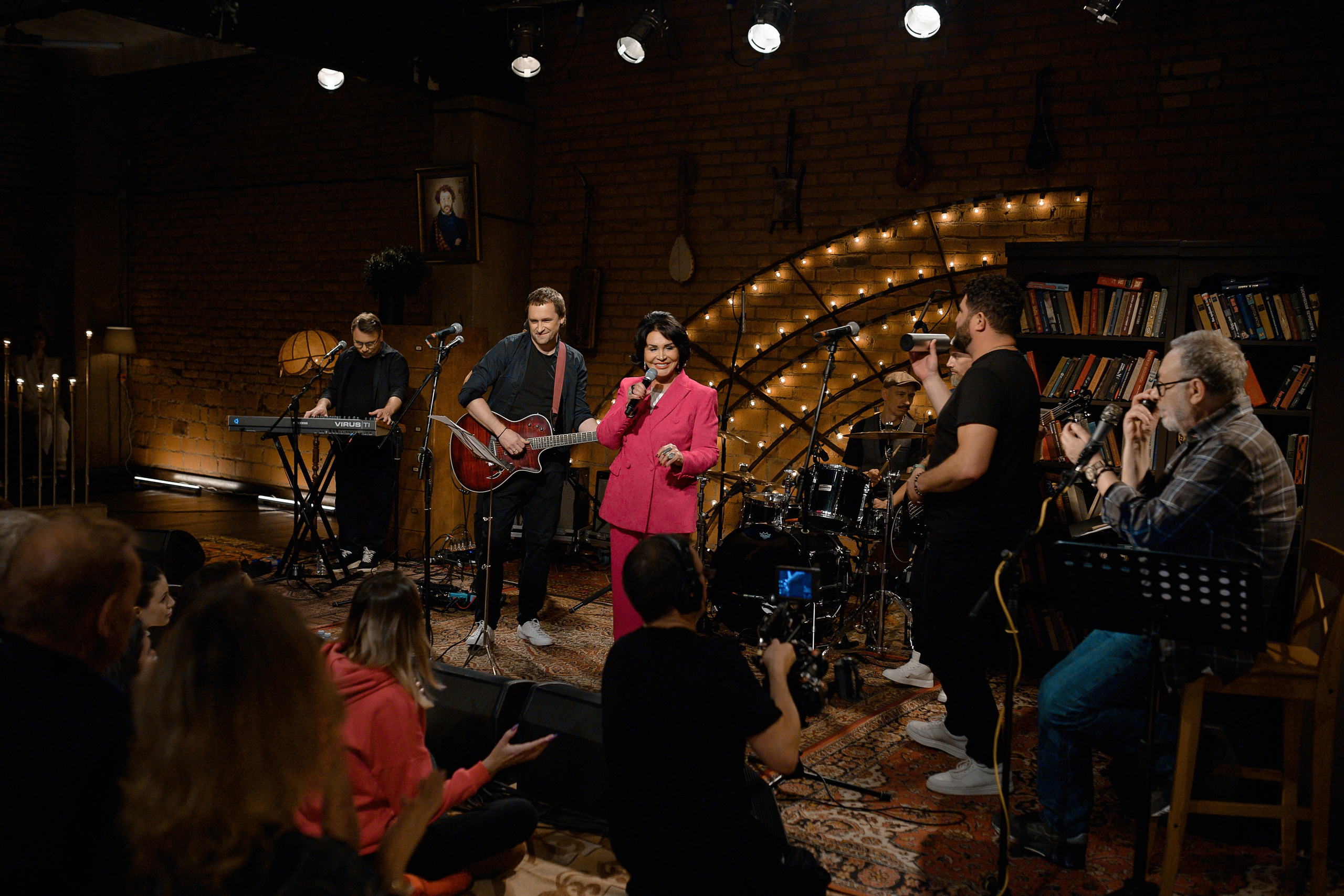 КВАРТИРНИК У МАРГУЛИСА. РЕПОРТАЖНЫЙ И БИЗНЕС ФОТОГРАФ В МОСКВЕ, ЕГОР НИКОЛАЕВ