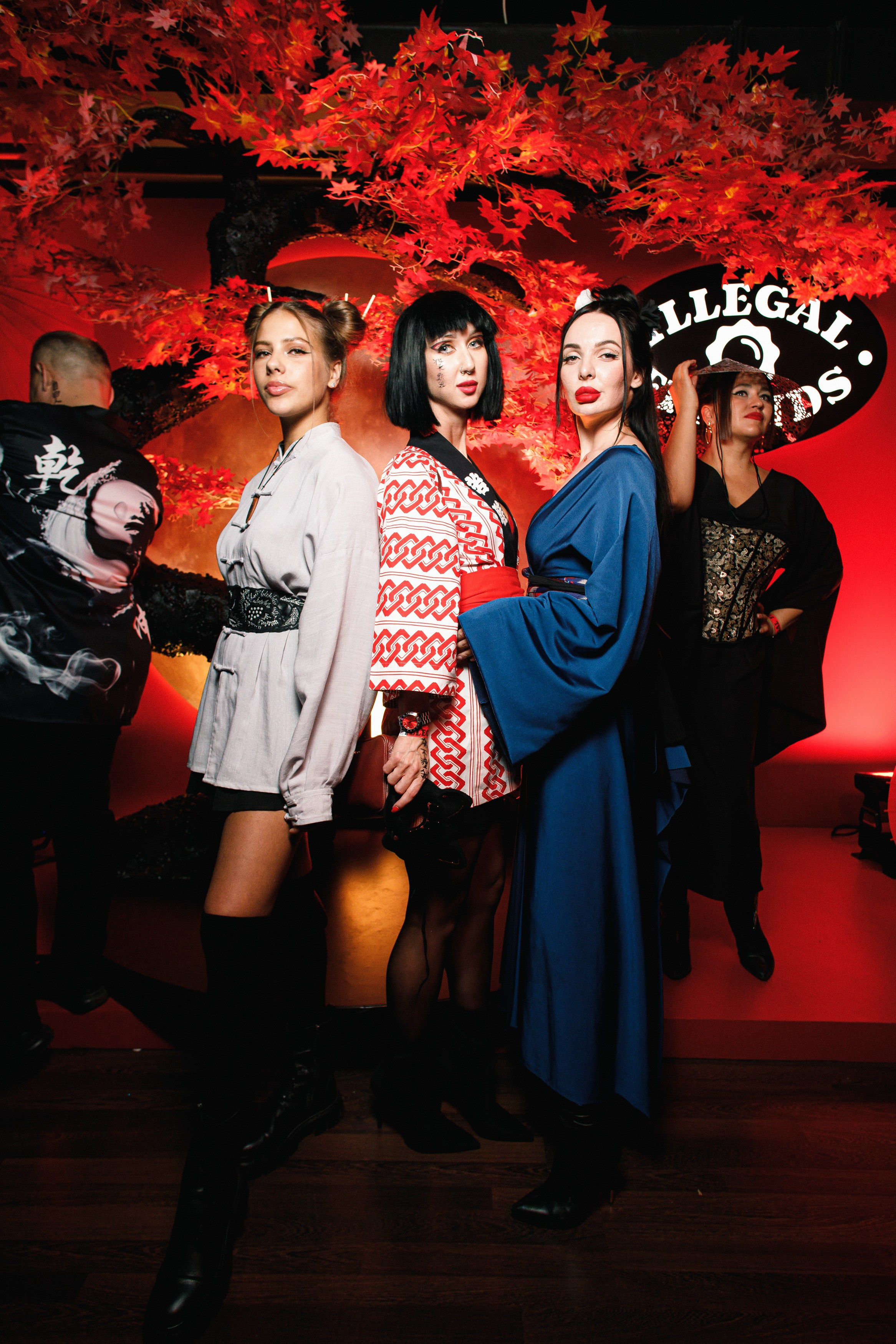 ILLEGAL FRIENDS | ASIA. СВОИ. ФОТООТЧЕТЫ-СОБЫТИЯ-МЕСТА