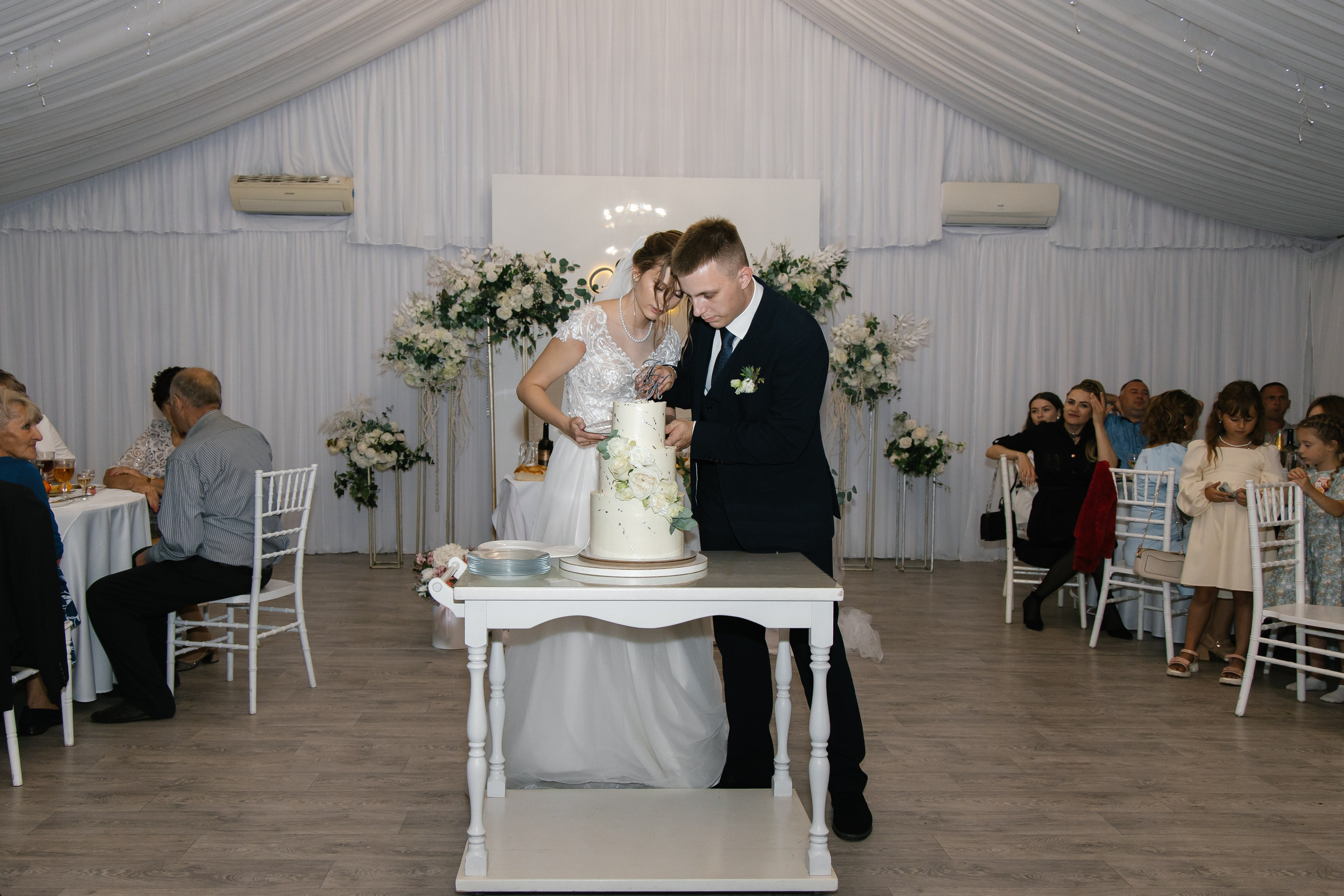 Ксения и Антон (полный день). Фотограф в Барнауле Юлия Садвокасова